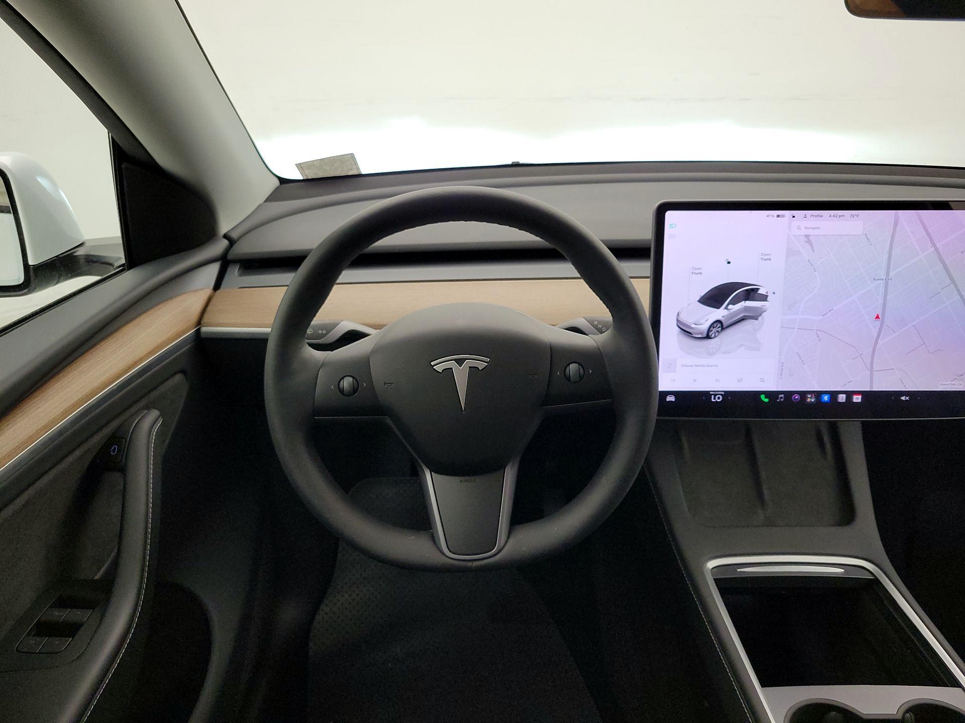 Thumbnail: 2023 Tesla Model Y - 10