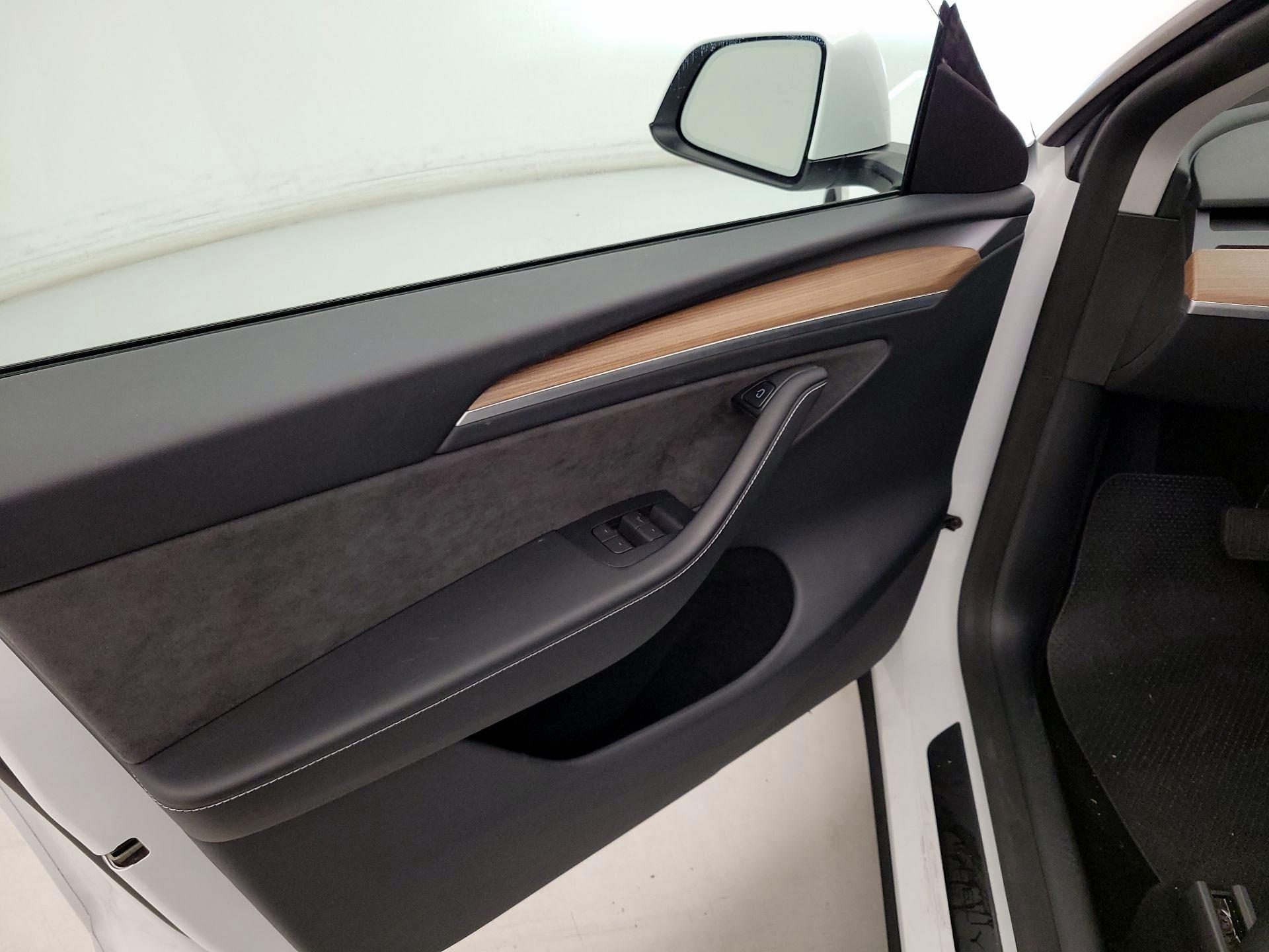 Thumbnail: 2023 Tesla Model Y - 12