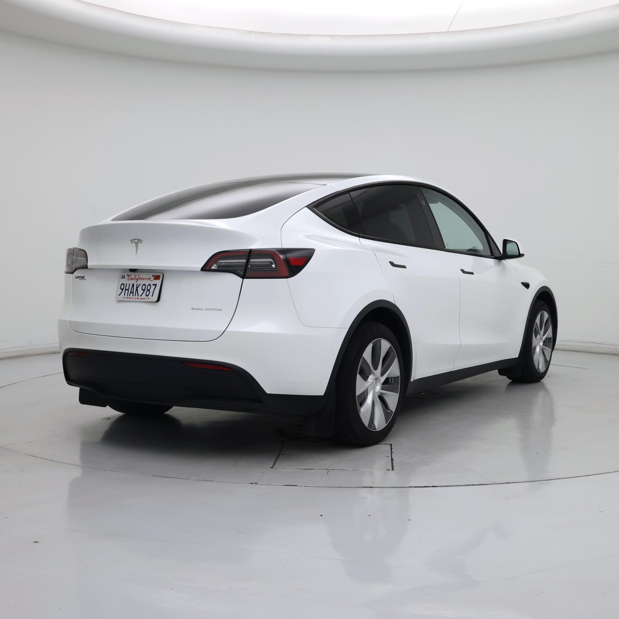 Thumbnail: 2023 Tesla Model Y - 8