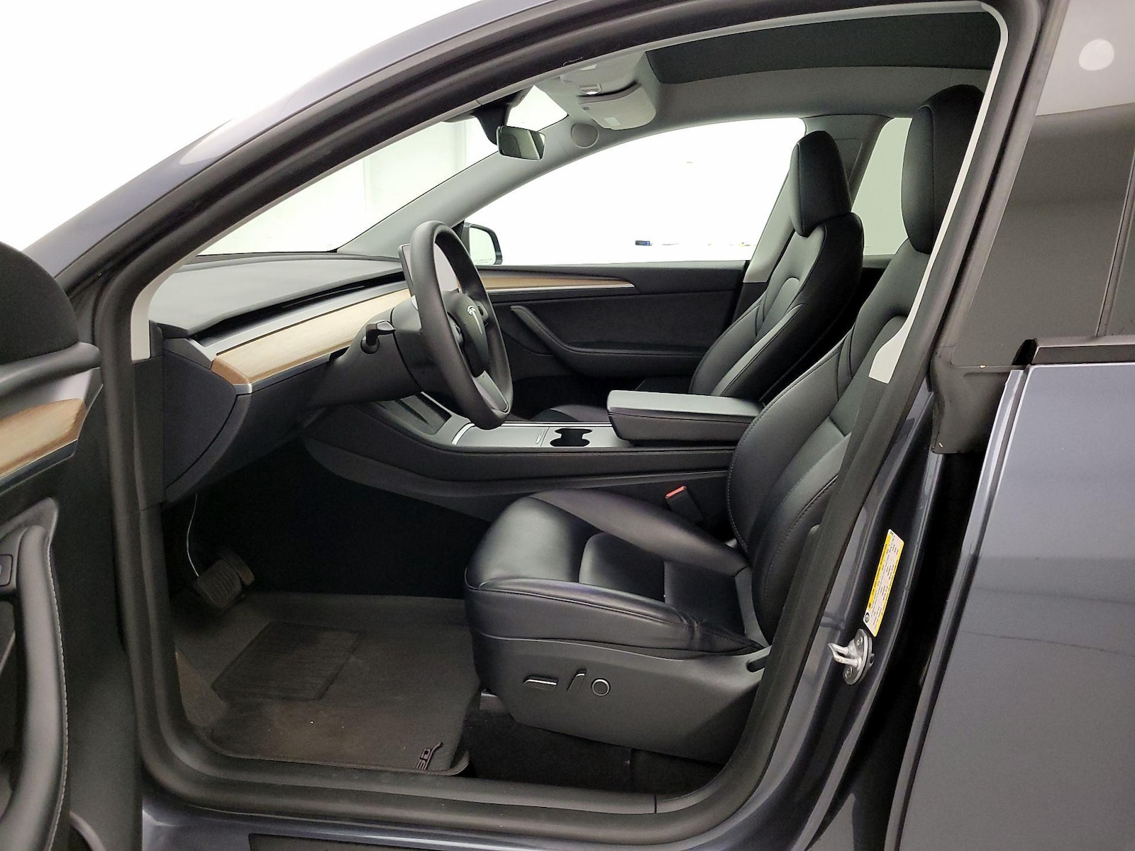 2023 Tesla Model Y Long Range - Photo 12