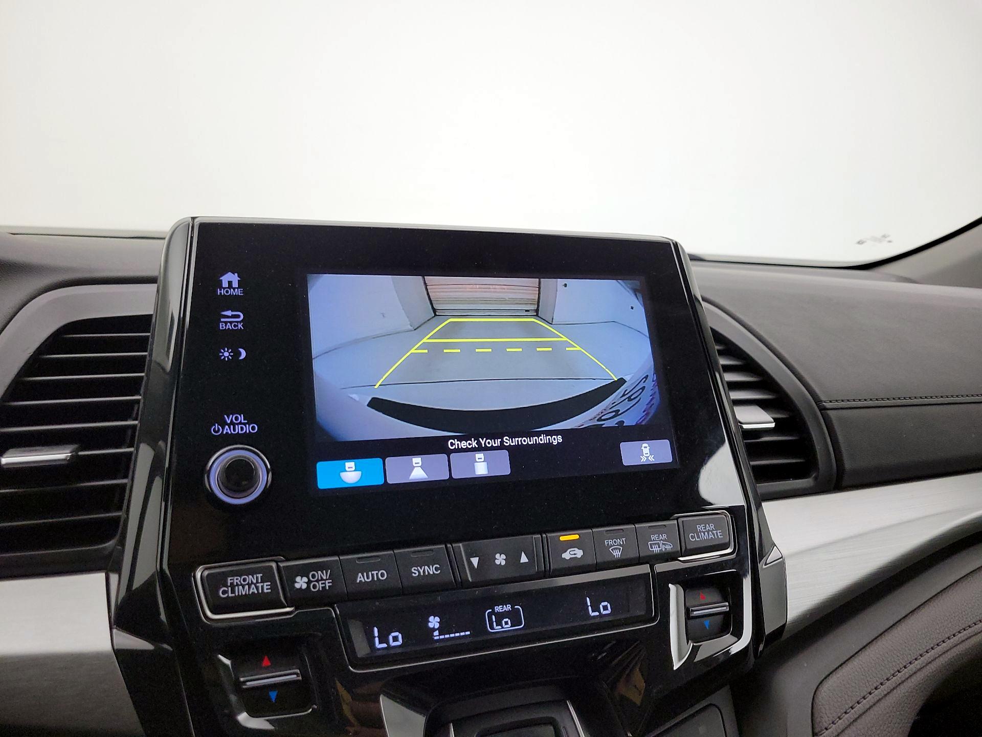 Thumbnail: 2018 Honda Odyssey - 14