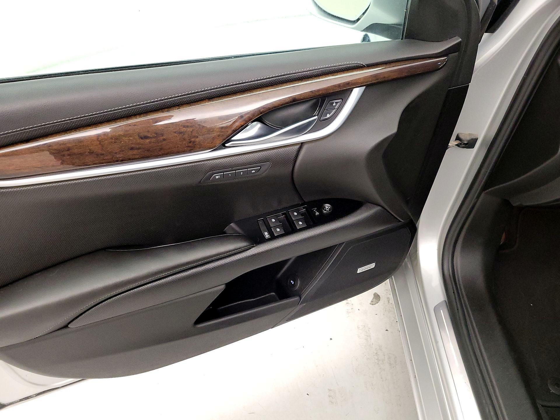 Thumbnail: 2017 Cadillac XTS - 12