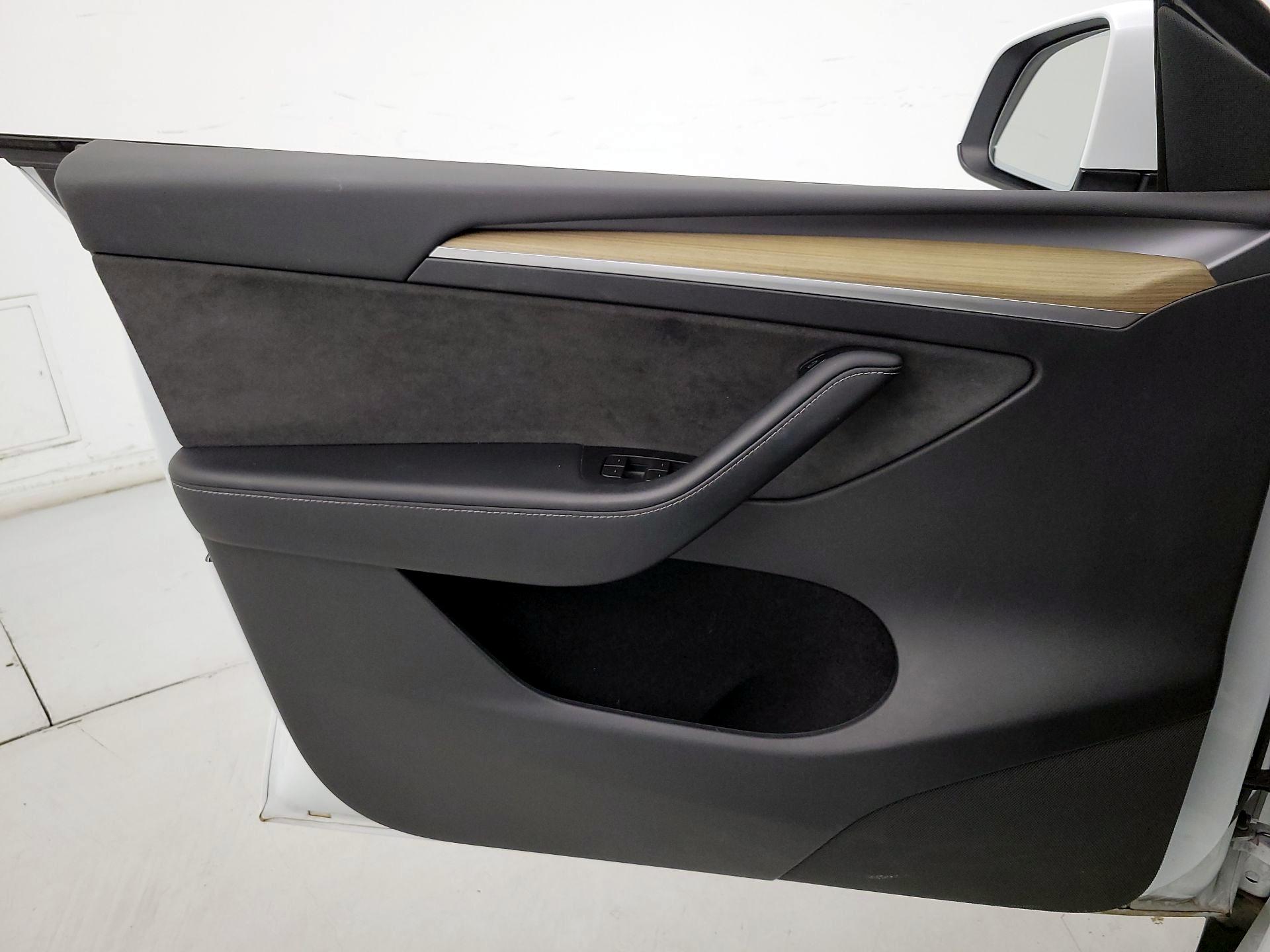 Thumbnail: 2023 Tesla Model Y - 12