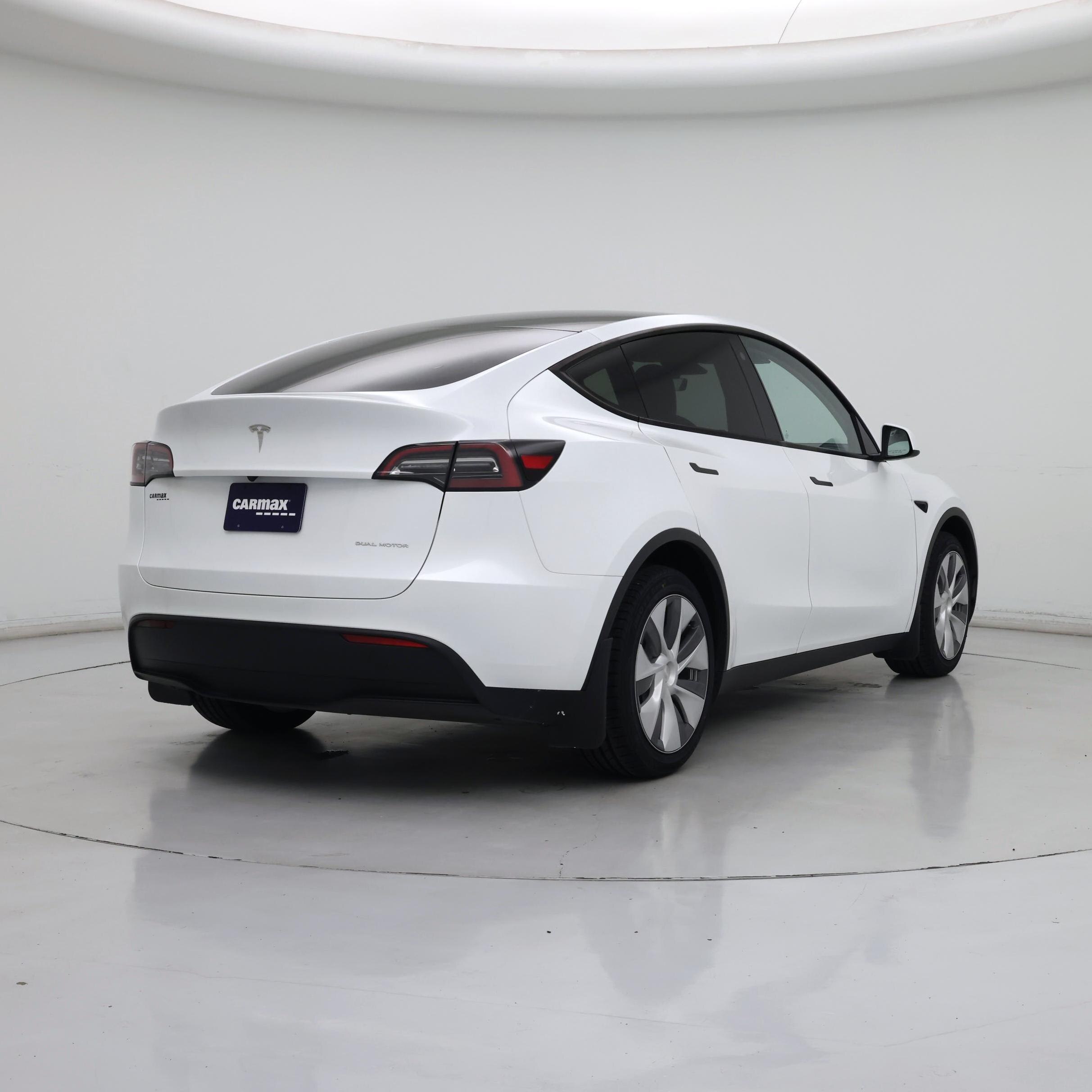 Thumbnail: 2023 Tesla Model Y - 8
