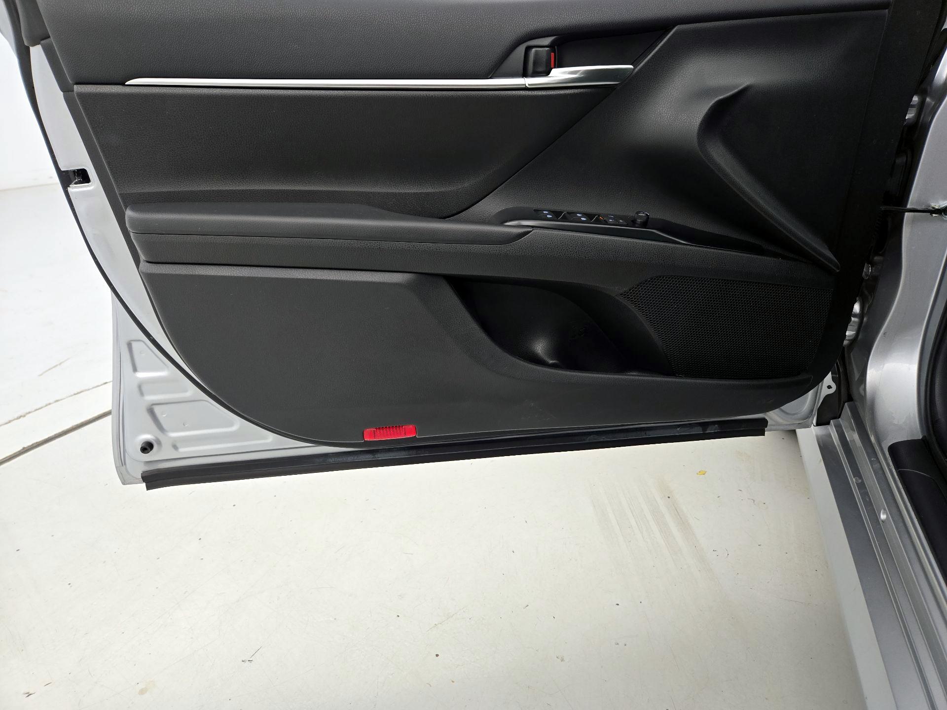Thumbnail: 2020 Toyota Camry - 12