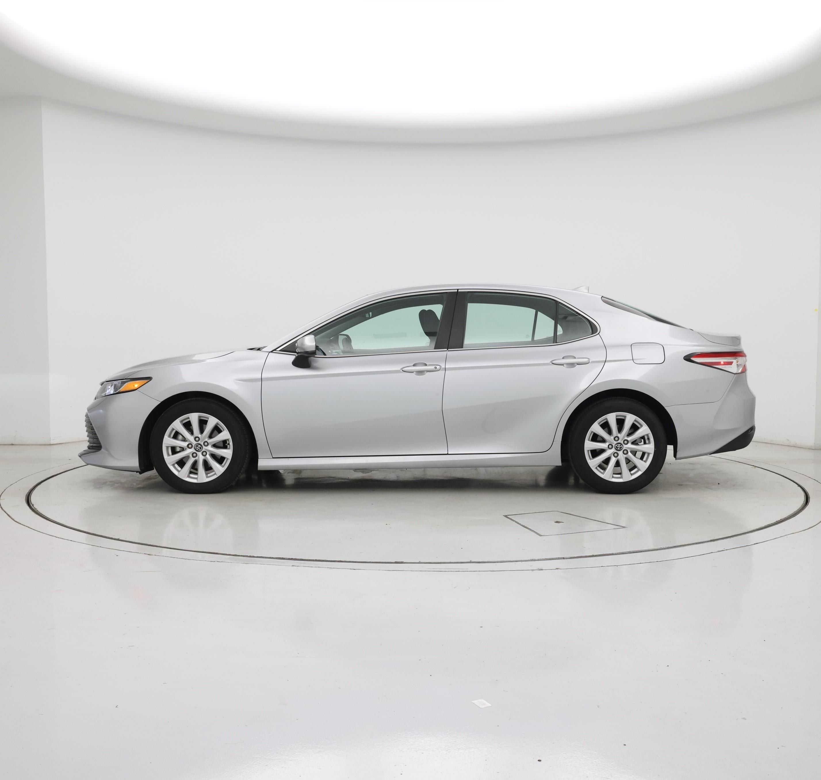 Thumbnail: 2020 Toyota Camry - 3