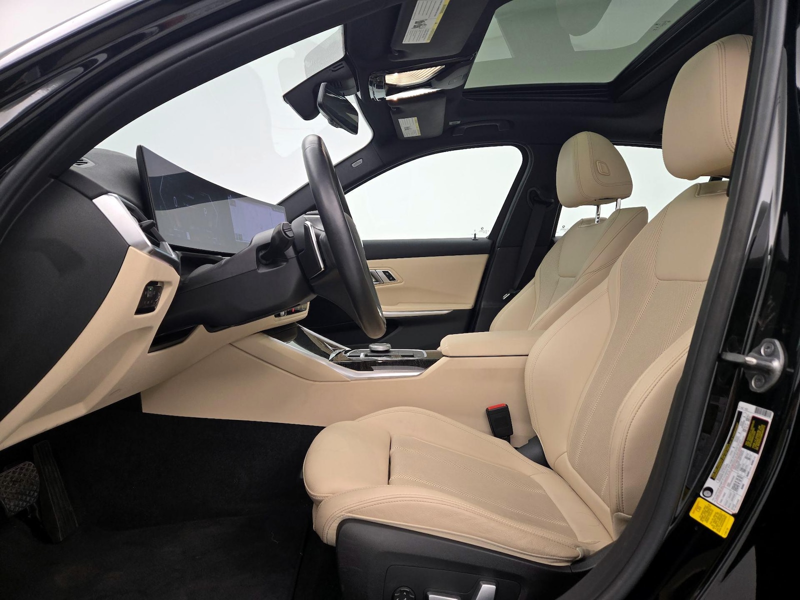 2023 BMW 3 Series 330i - Photo 12