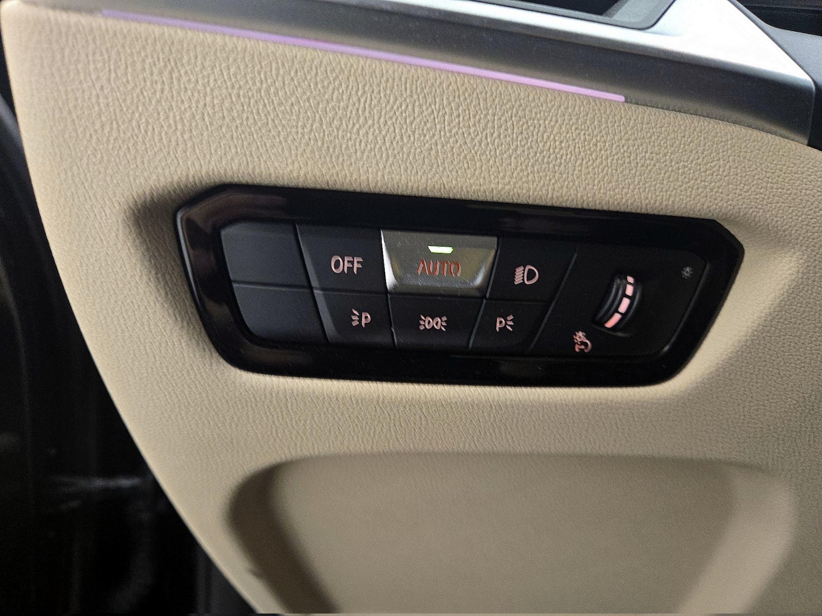 2023 BMW 3 Series 330i - Photo 14