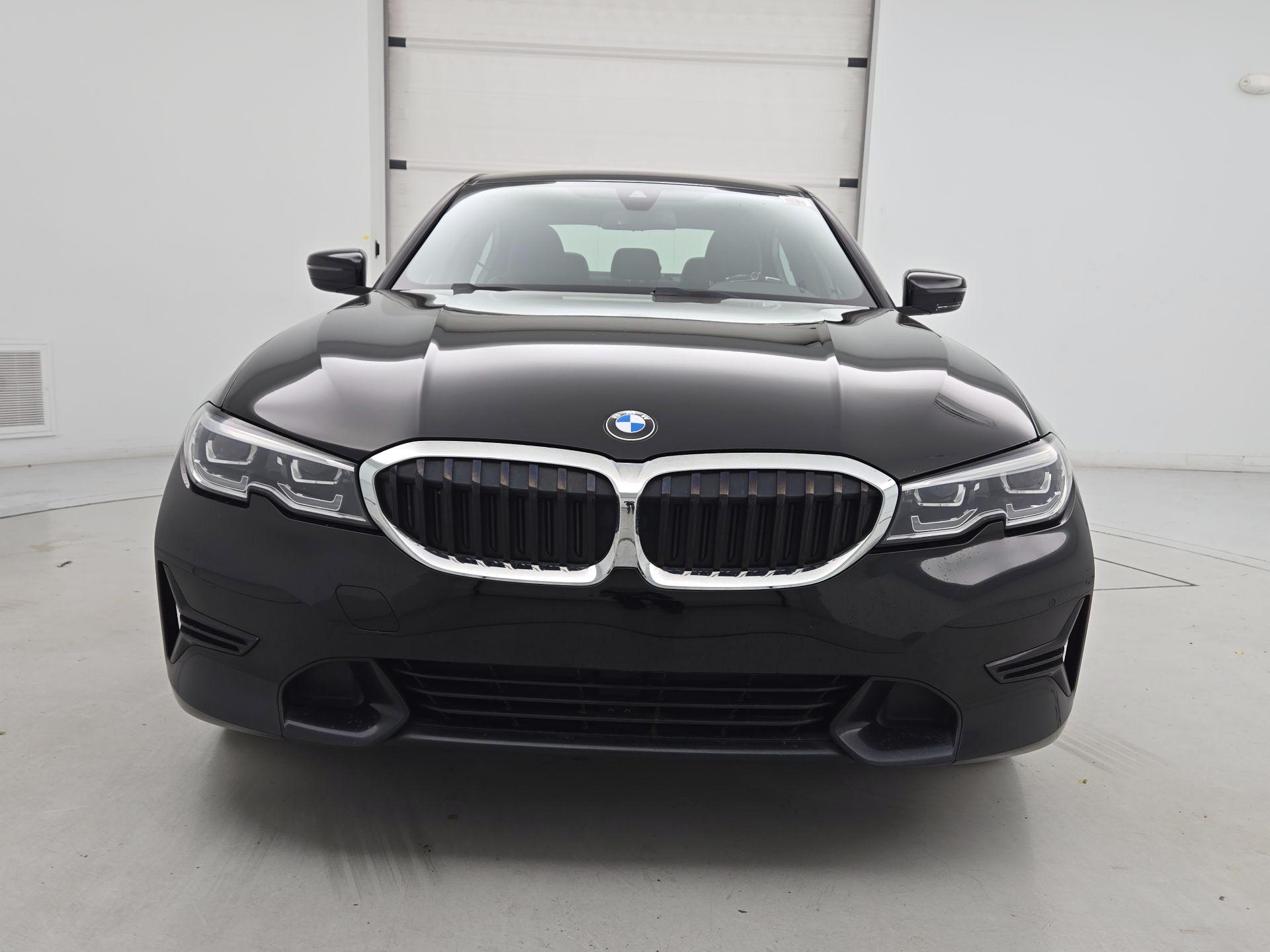 Thumbnail: 2022 BMW 3 Series - 2