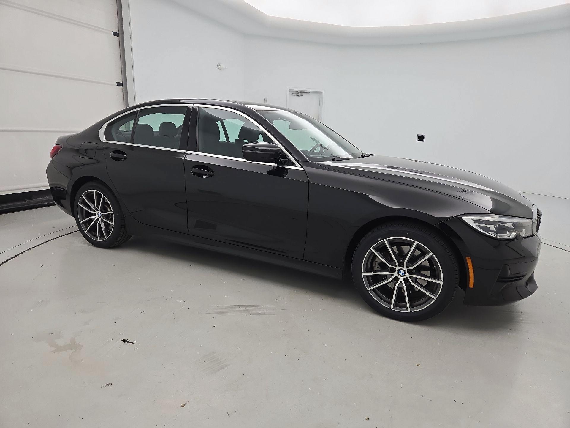 Thumbnail: 2022 BMW 3 Series - 4