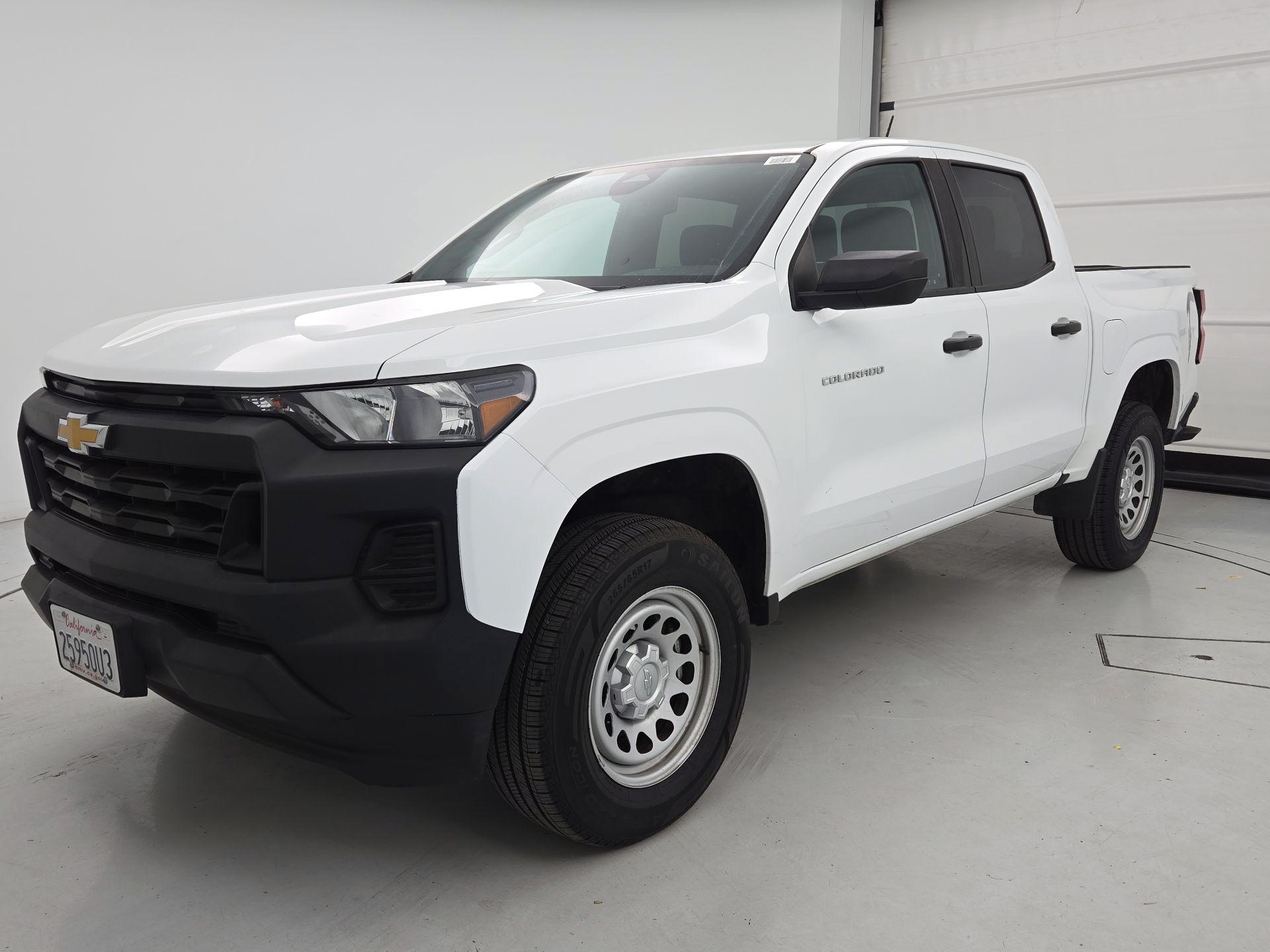Thumbnail: 2023 Chevrolet Colorado - 3