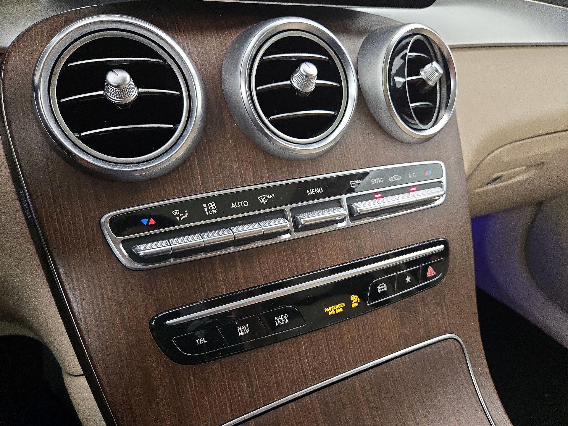 Thumbnail: 2022 Mercedes-Benz GLC - 16