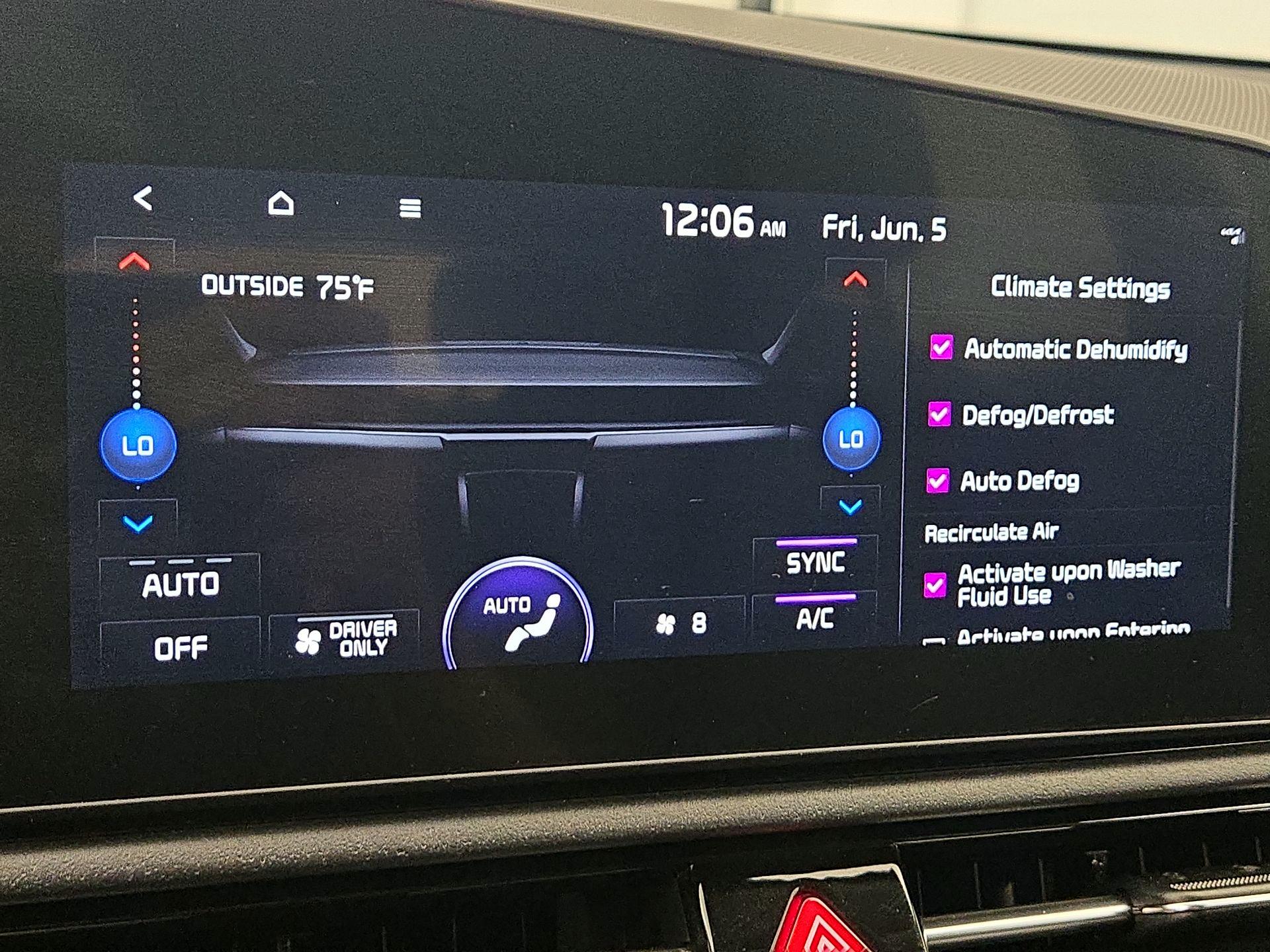 Thumbnail: 2023 Kia Niro - 15