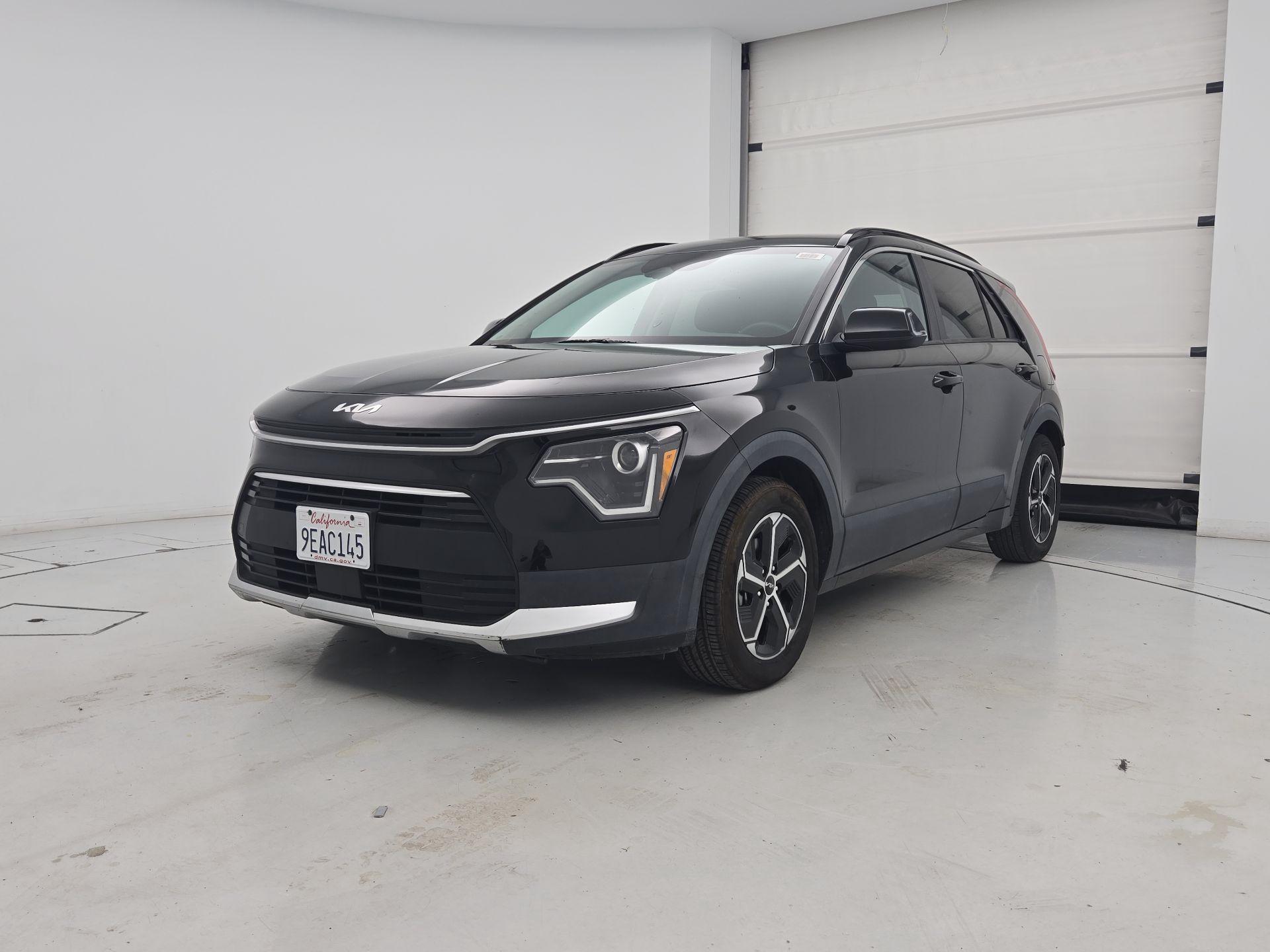 Thumbnail: 2023 Kia Niro - 3
