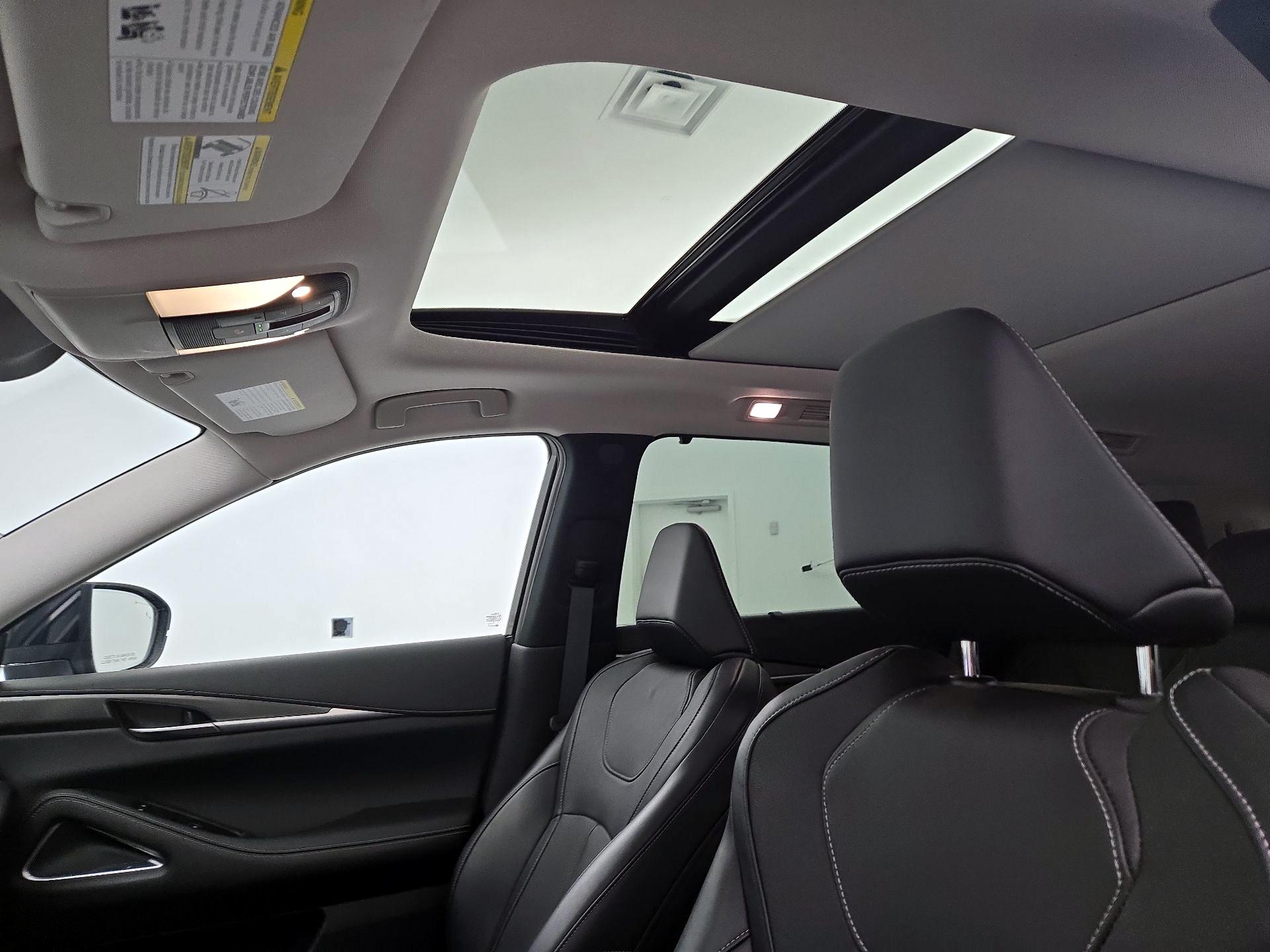 Thumbnail: 2023 INFINITI QX60 - 20