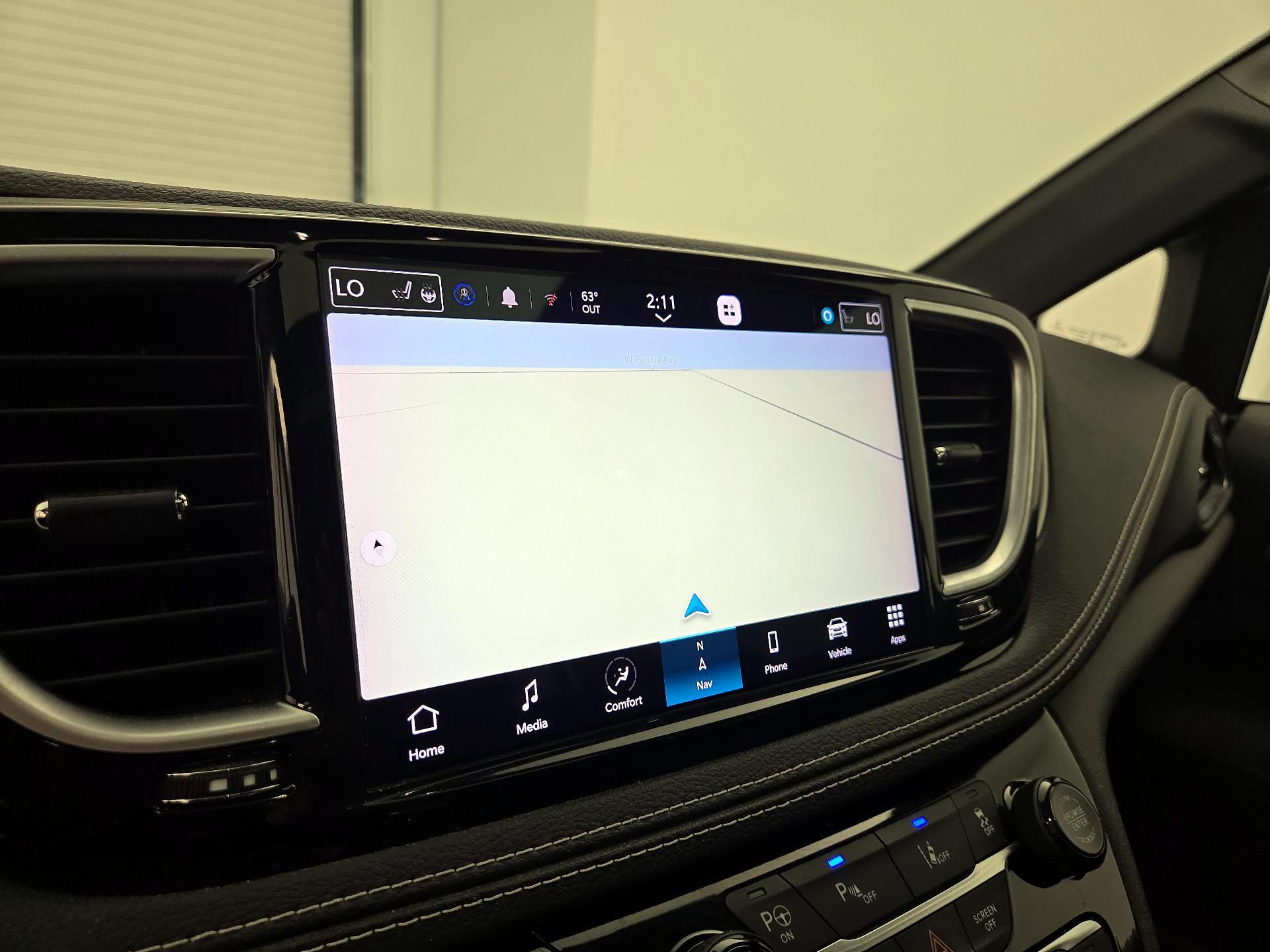 Thumbnail: 2022 Chrysler Pacifica - 14