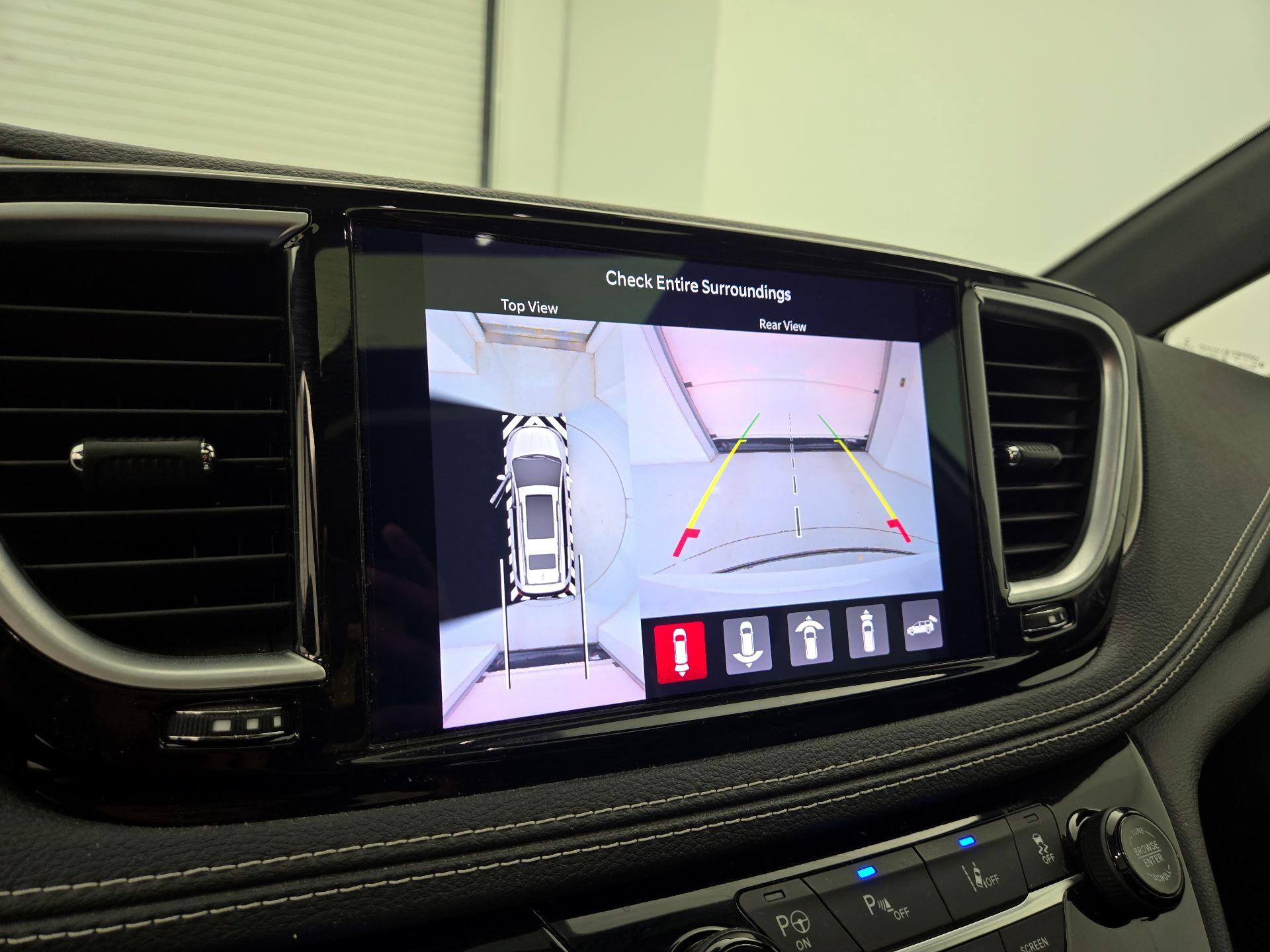 Thumbnail: 2022 Chrysler Pacifica - 15