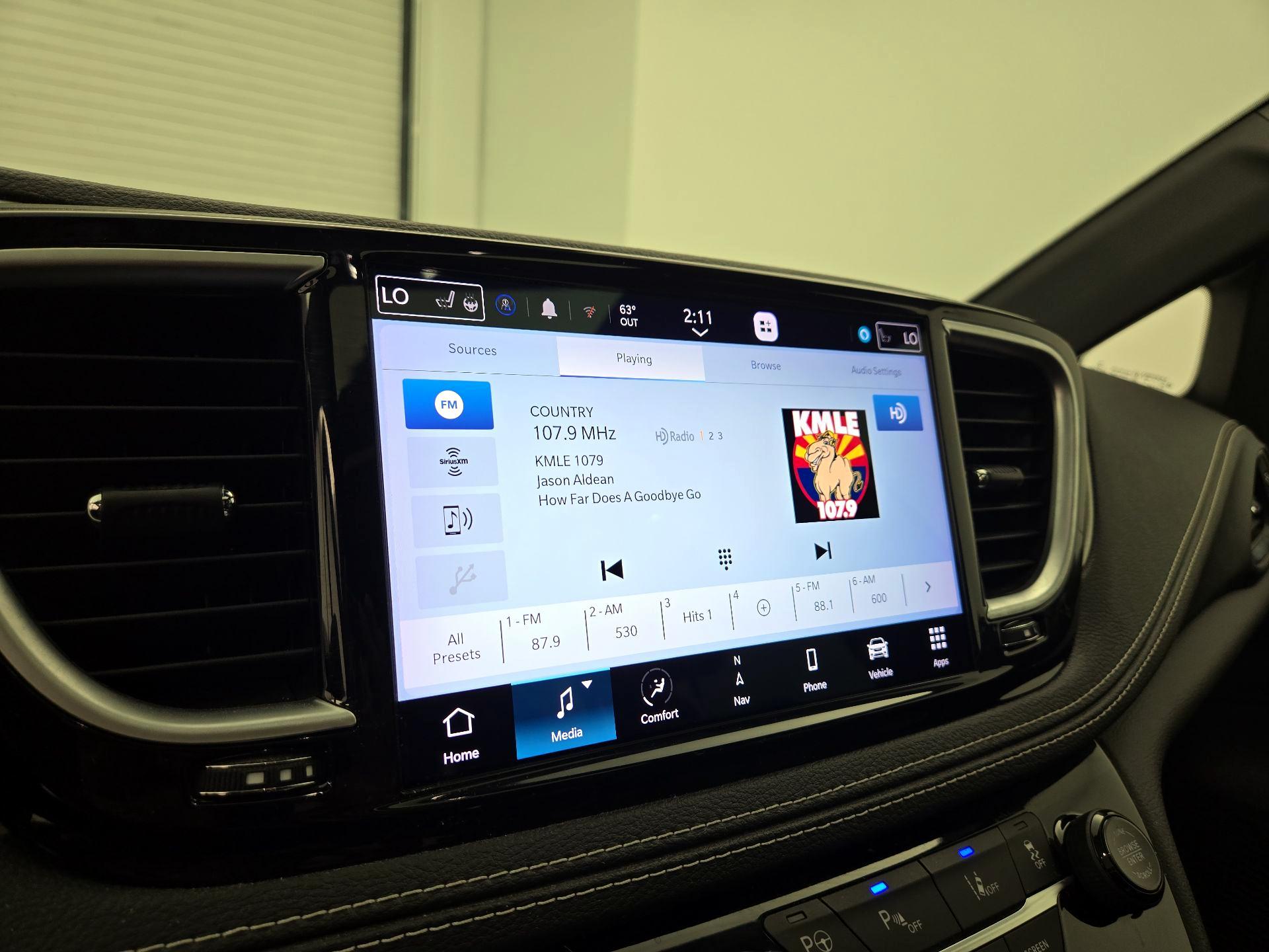 Thumbnail: 2022 Chrysler Pacifica - 16