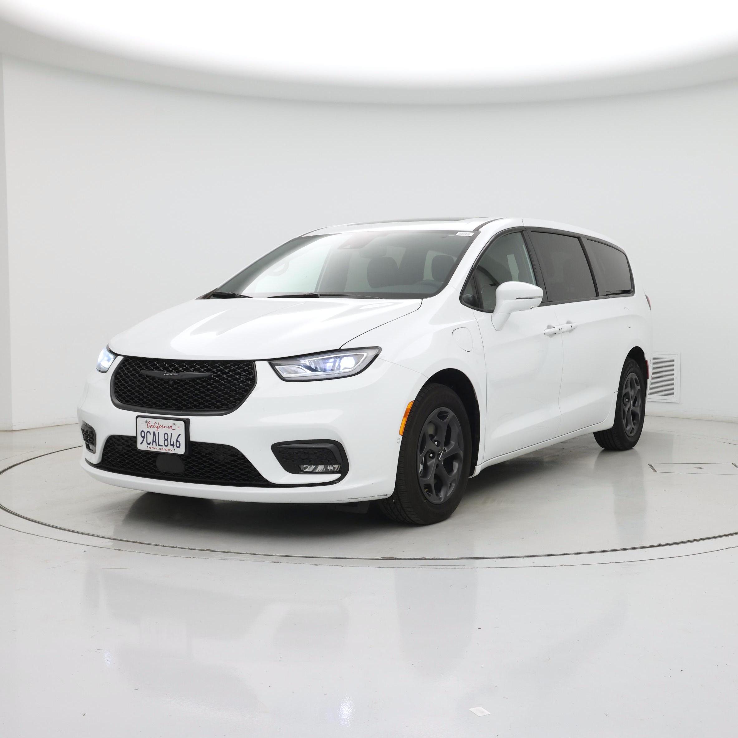 Thumbnail: 2022 Chrysler Pacifica - 4