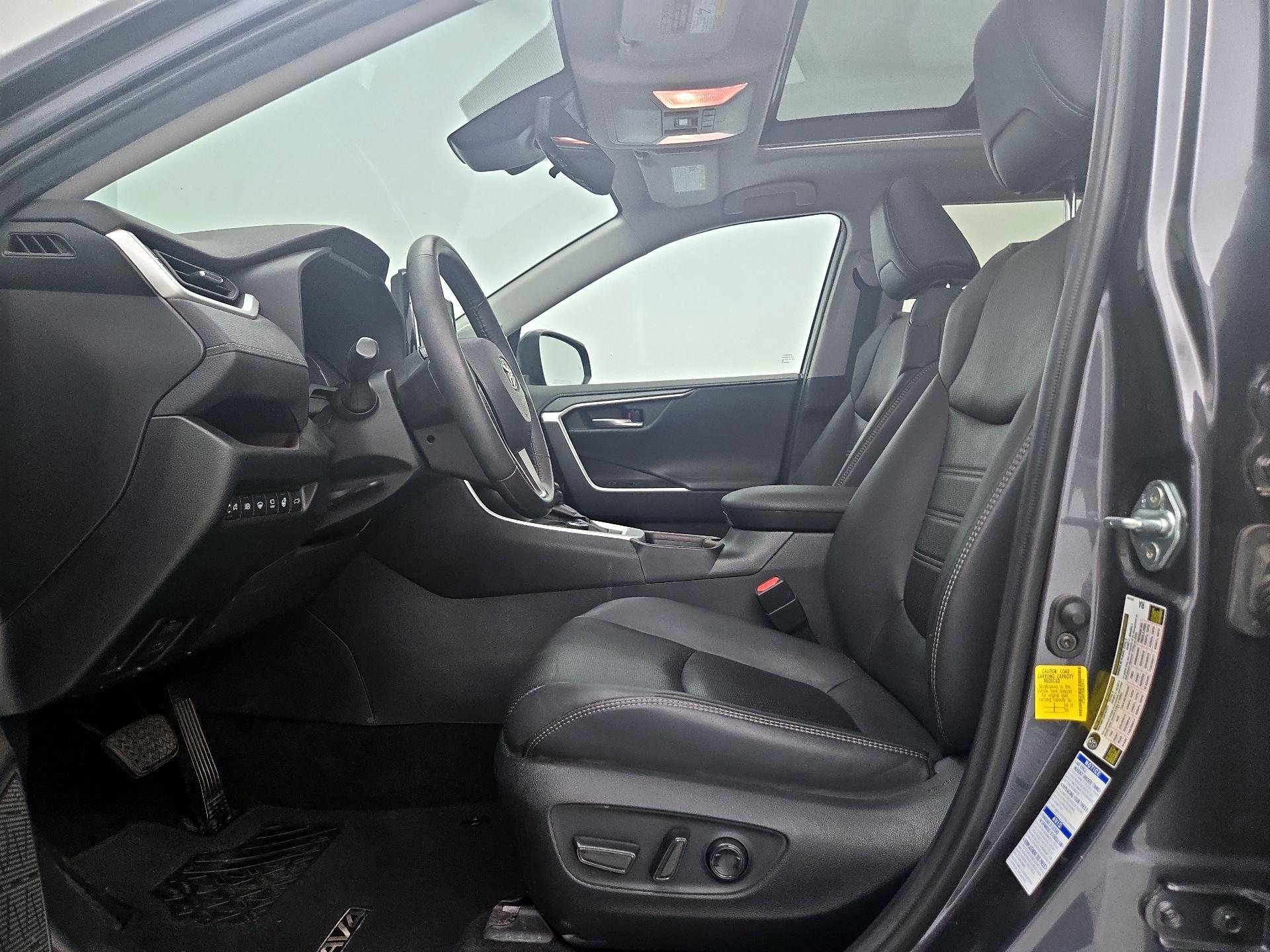 Thumbnail: 2021 Toyota RAV4 - 9