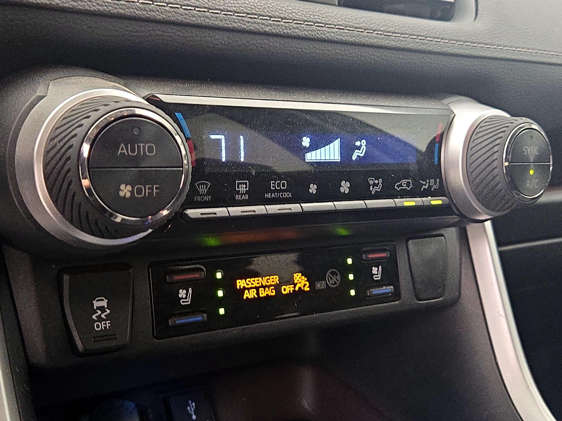Thumbnail: 2021 Toyota RAV4 - 14