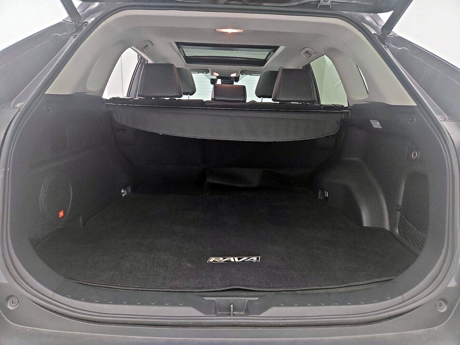 Thumbnail: 2021 Toyota RAV4 - 19