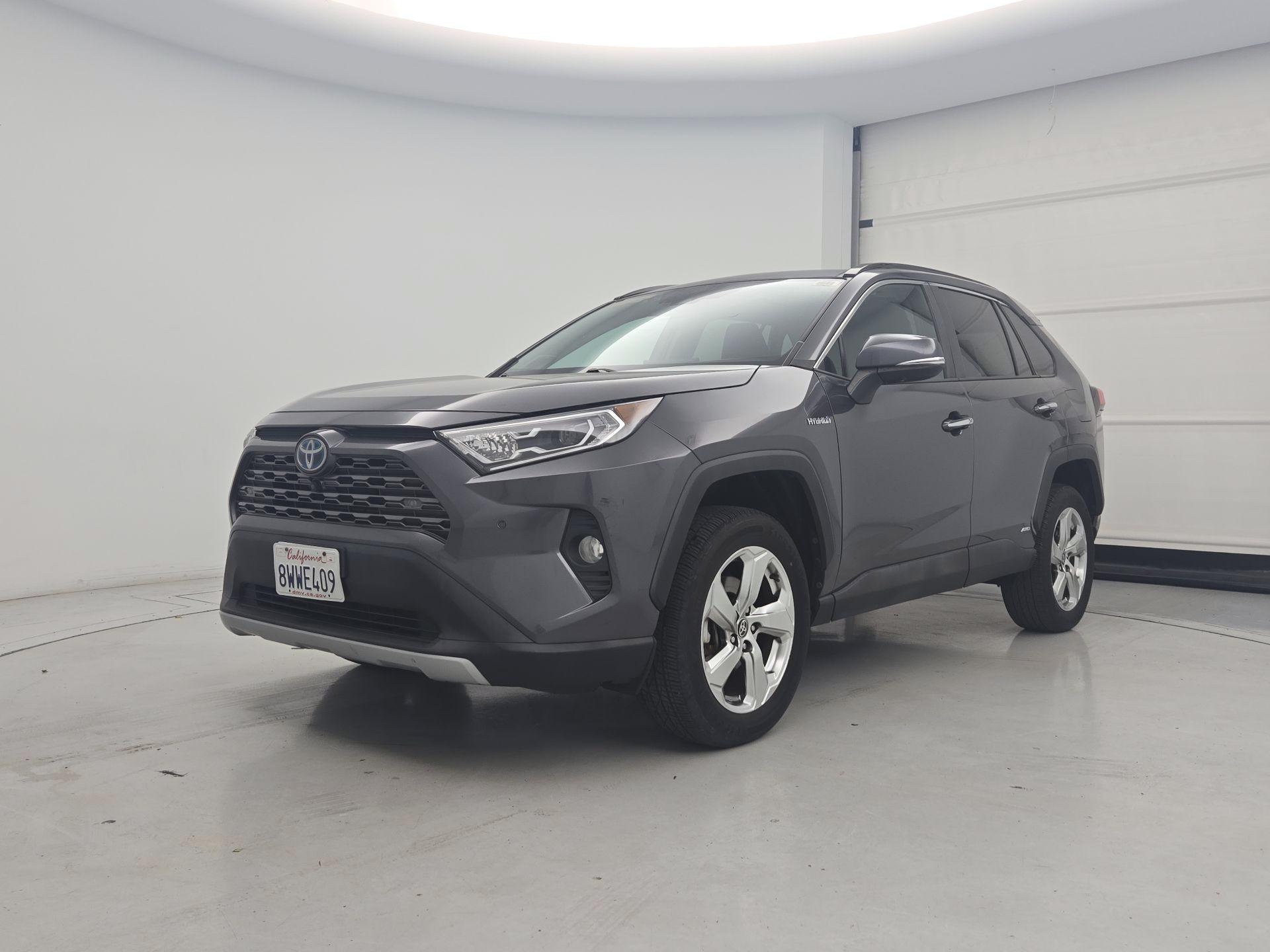 Thumbnail: 2021 Toyota RAV4 - 3