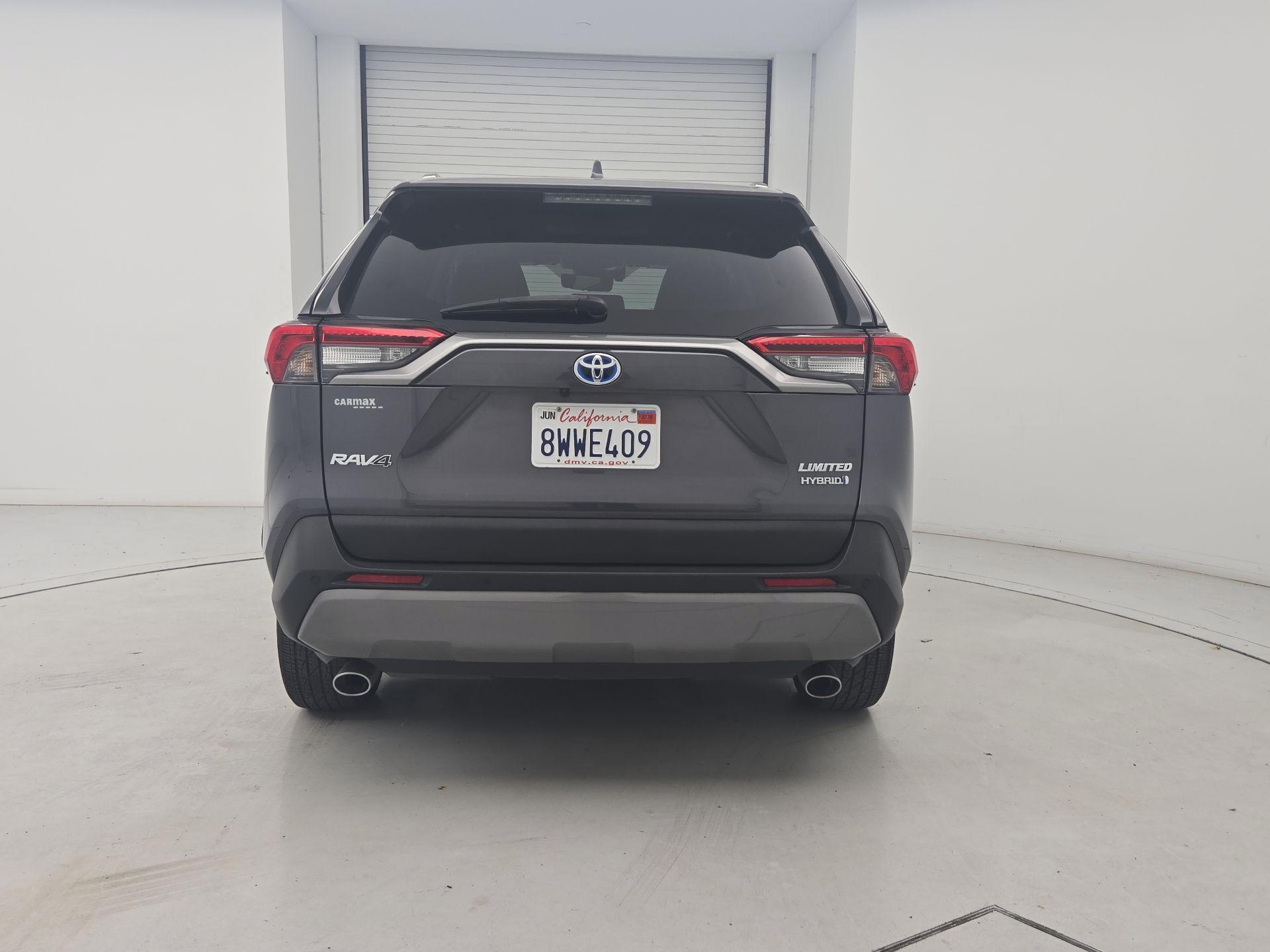 Thumbnail: 2021 Toyota RAV4 - 6