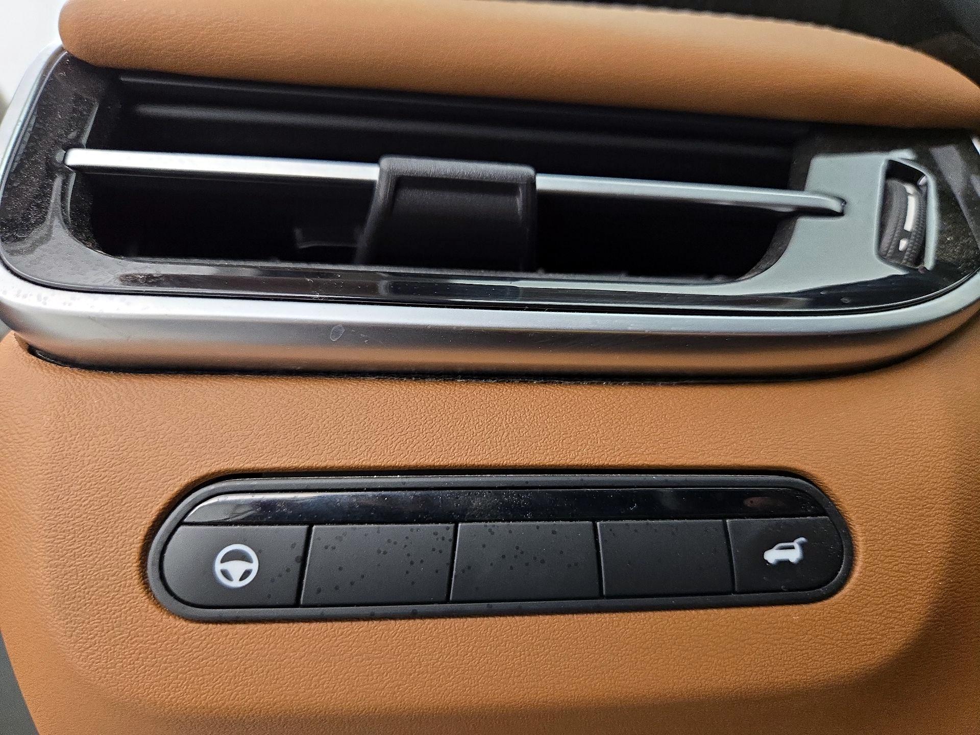 Thumbnail: 2023 INFINITI QX60 - 13