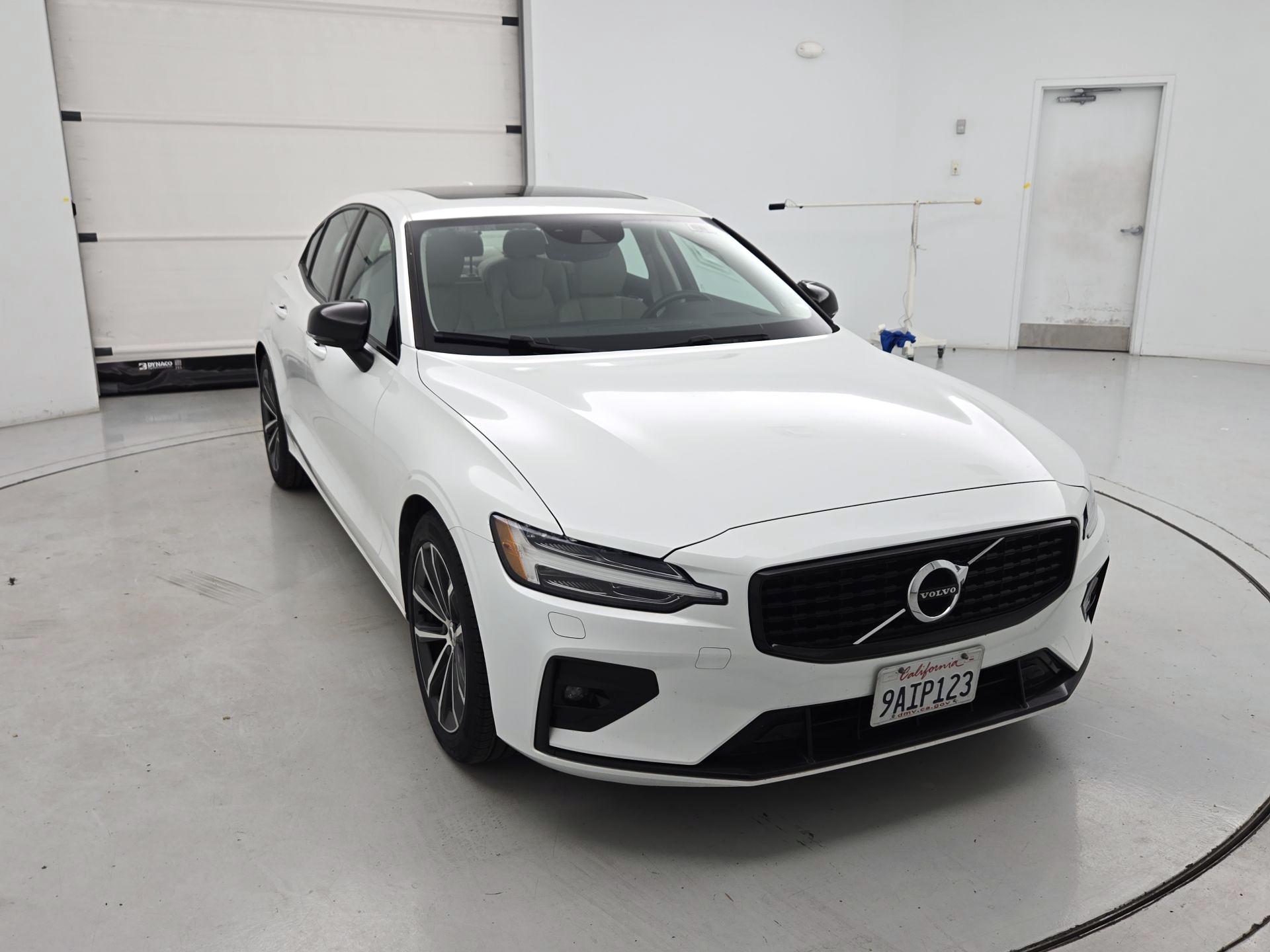 Thumbnail: 2022 Volvo S60 - 1