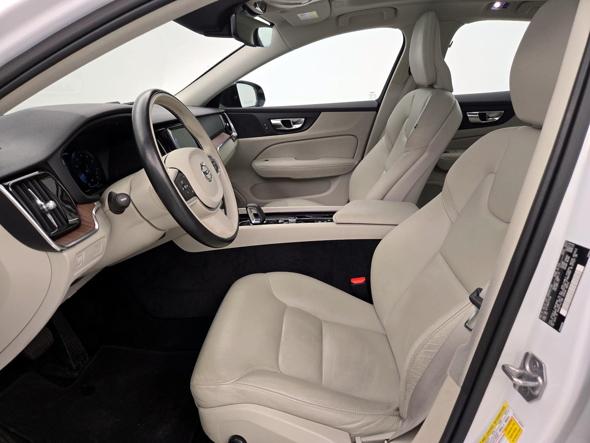 Thumbnail: 2022 Volvo S60 - 9
