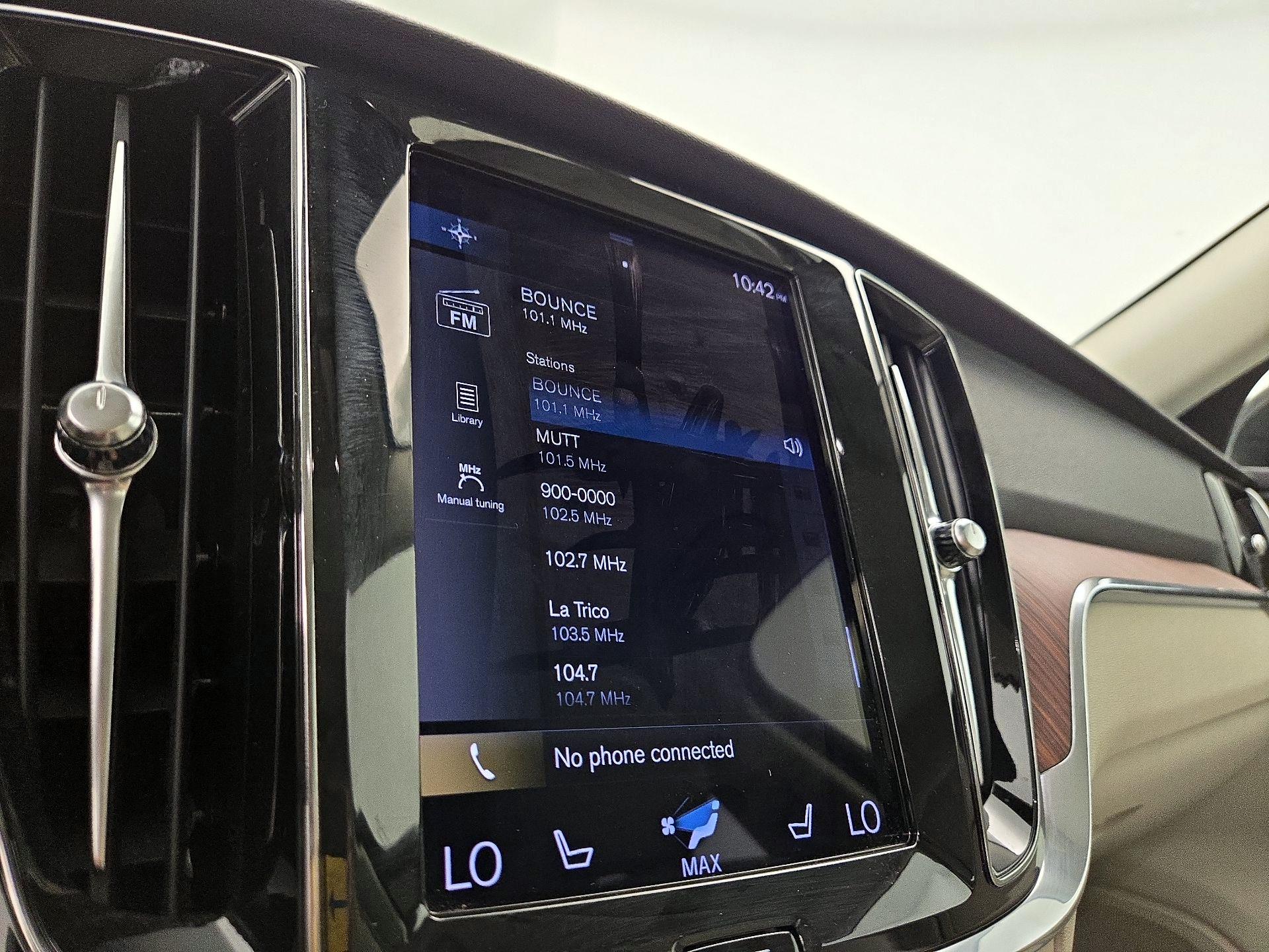 Thumbnail: 2022 Volvo S60 - 14