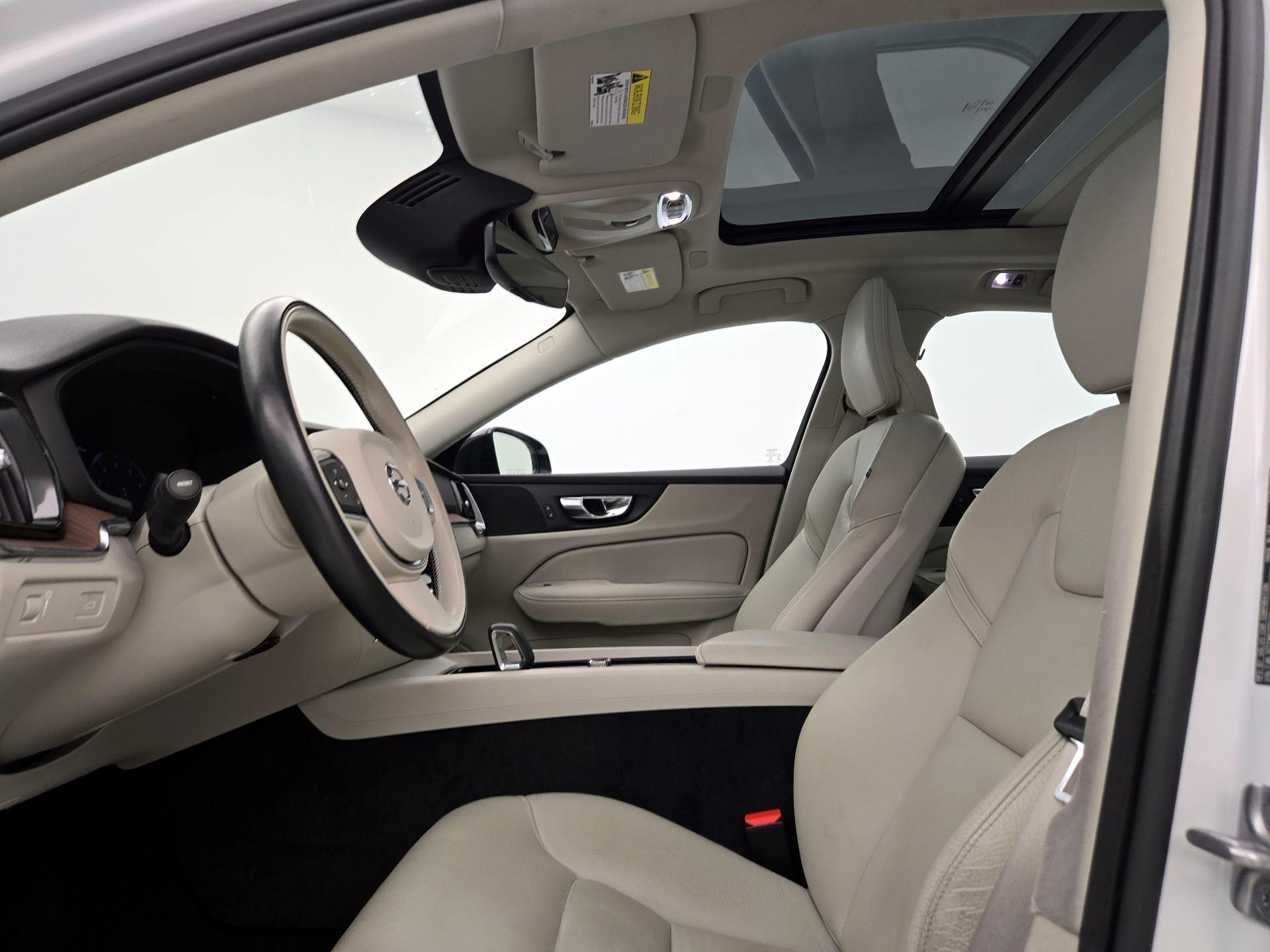 Thumbnail: 2022 Volvo S60 - 18
