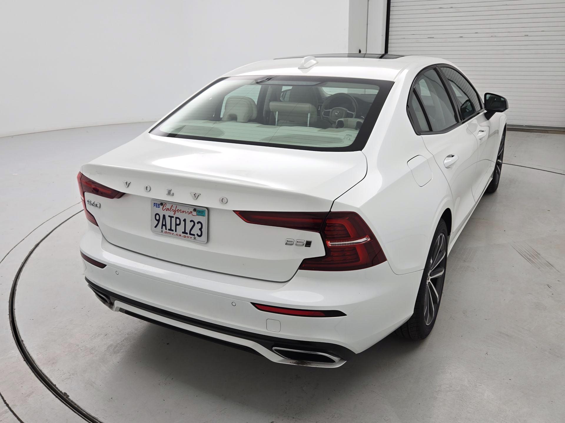 Thumbnail: 2022 Volvo S60 - 5