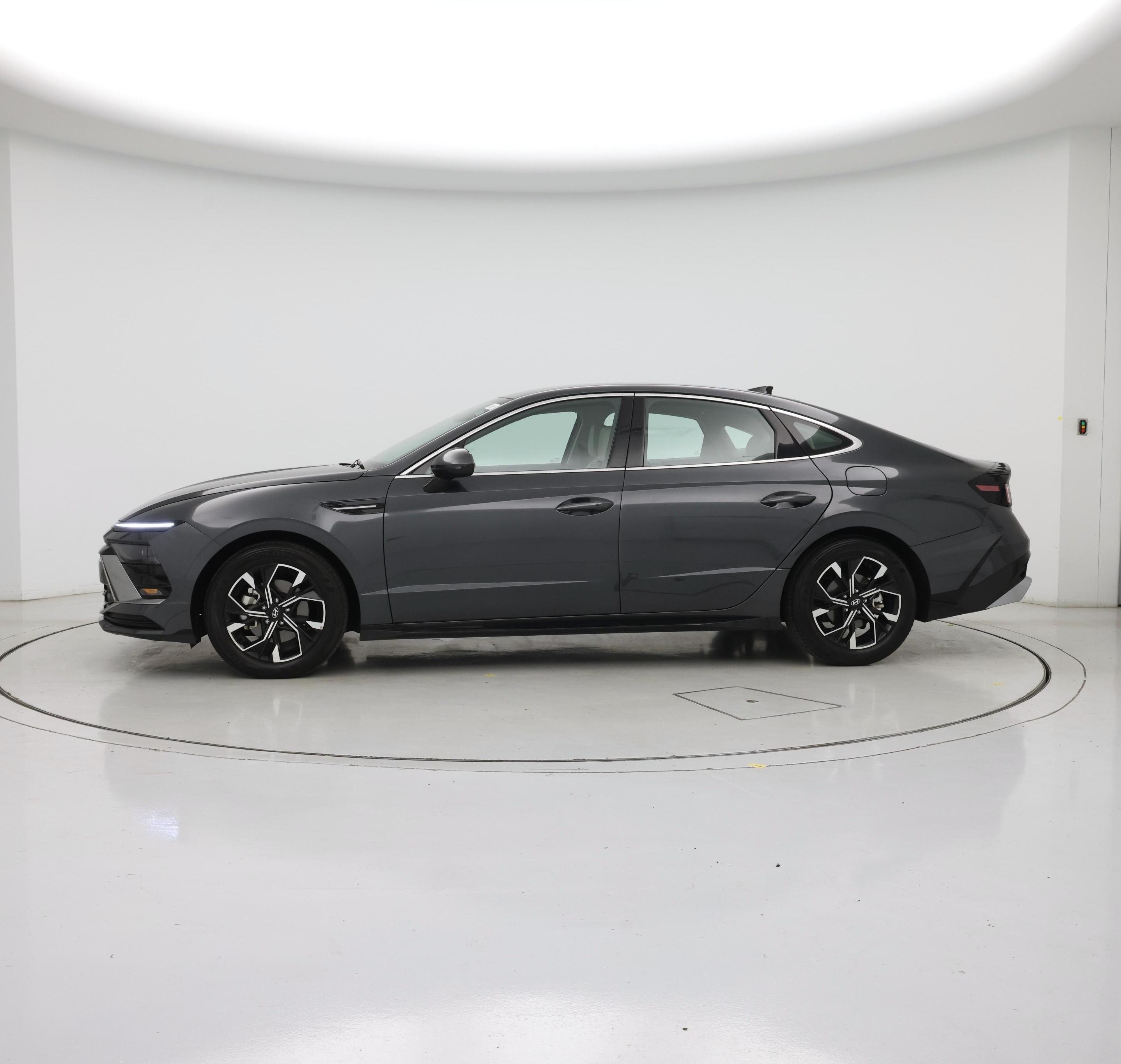 Thumbnail: 2025 Hyundai Sonata - 3