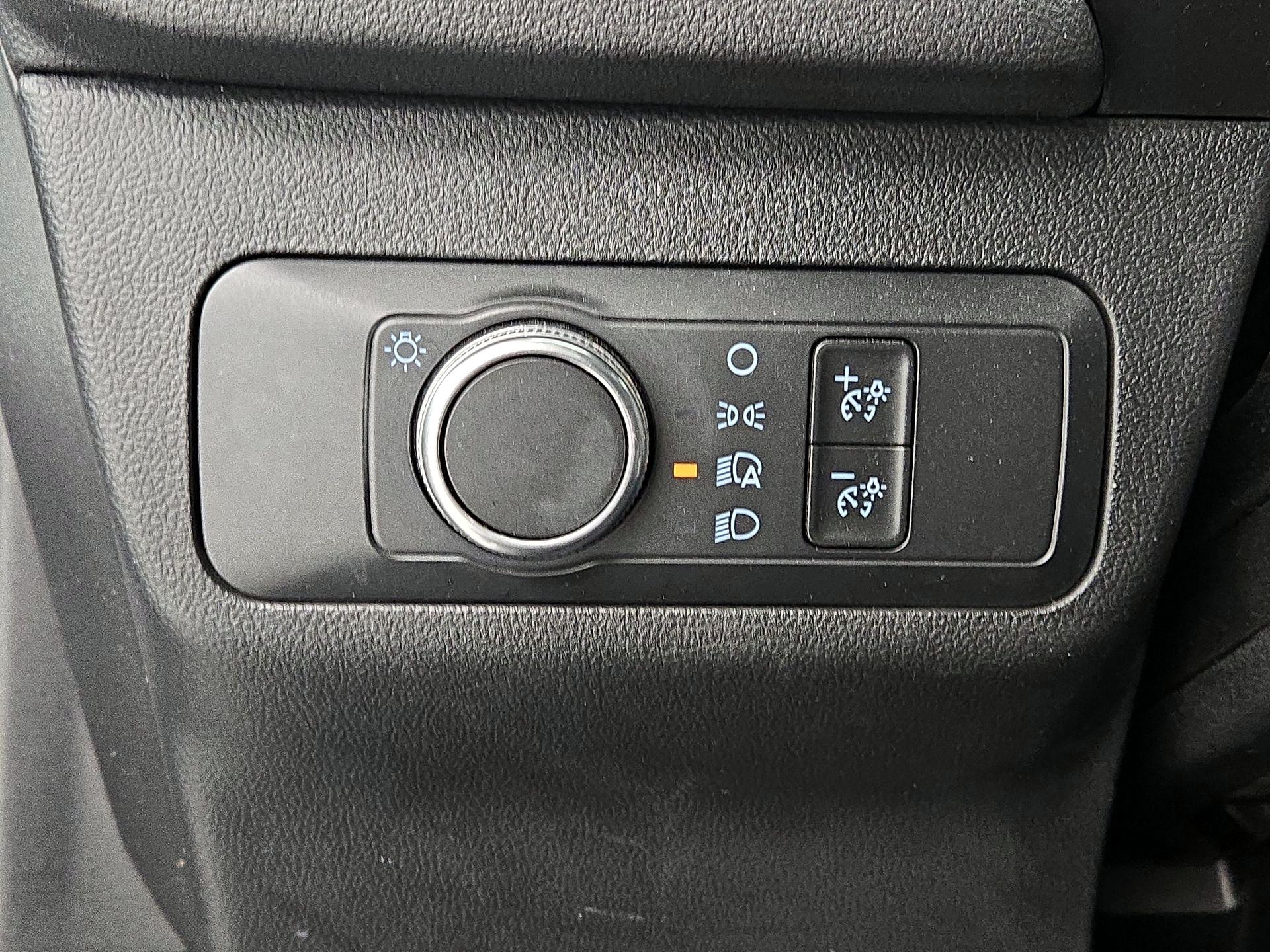 Thumbnail: 2021 Ford Escape - 11
