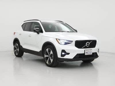 2023 Volvo XC40 B4 Ultimate Dark Theme
