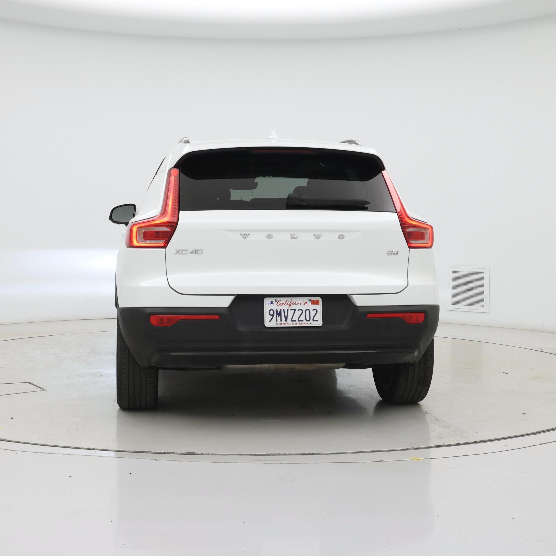 Thumbnail: 2023 Volvo XC40 - 6