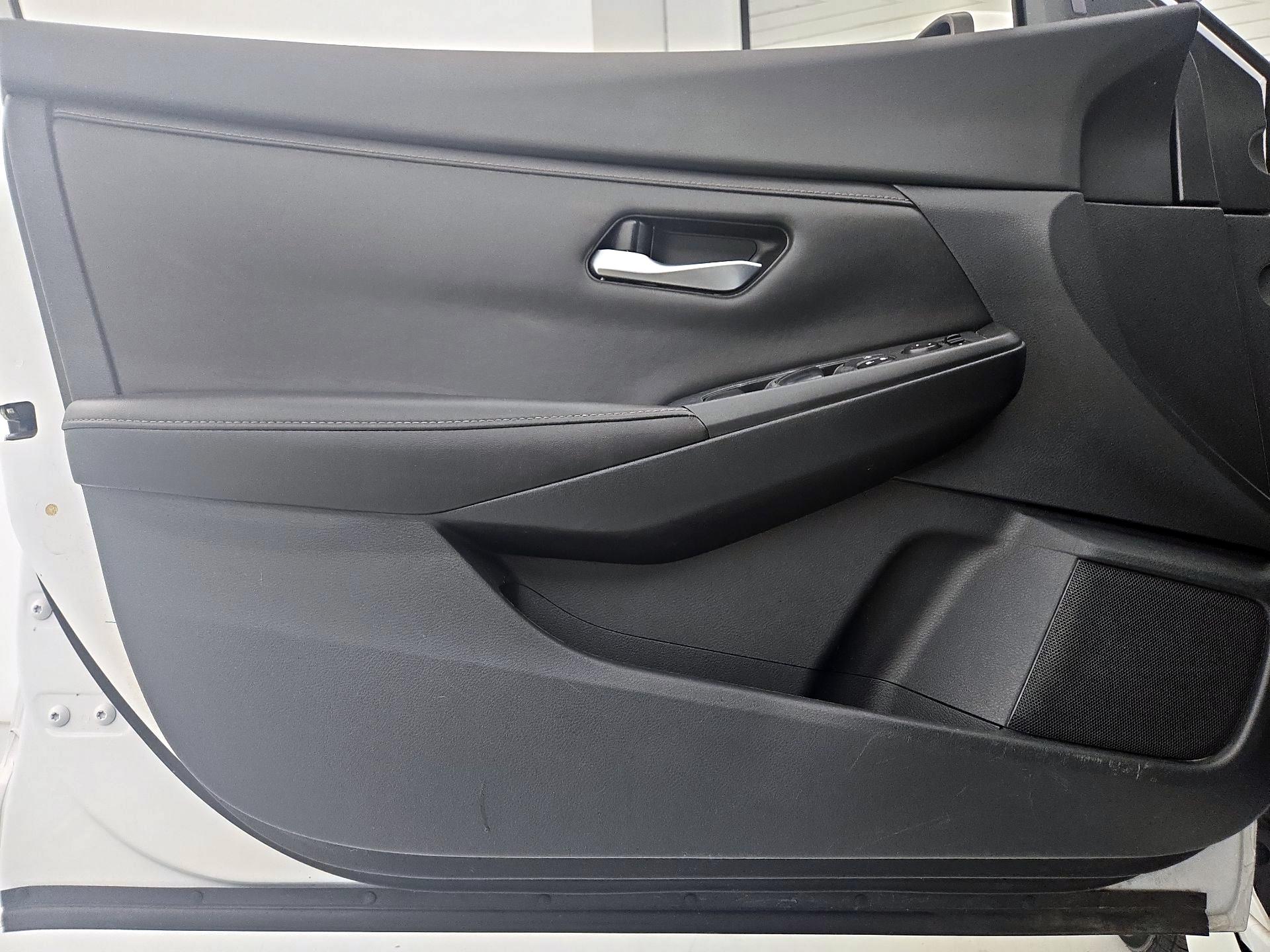 Thumbnail: 2021 Nissan Sentra - 10
