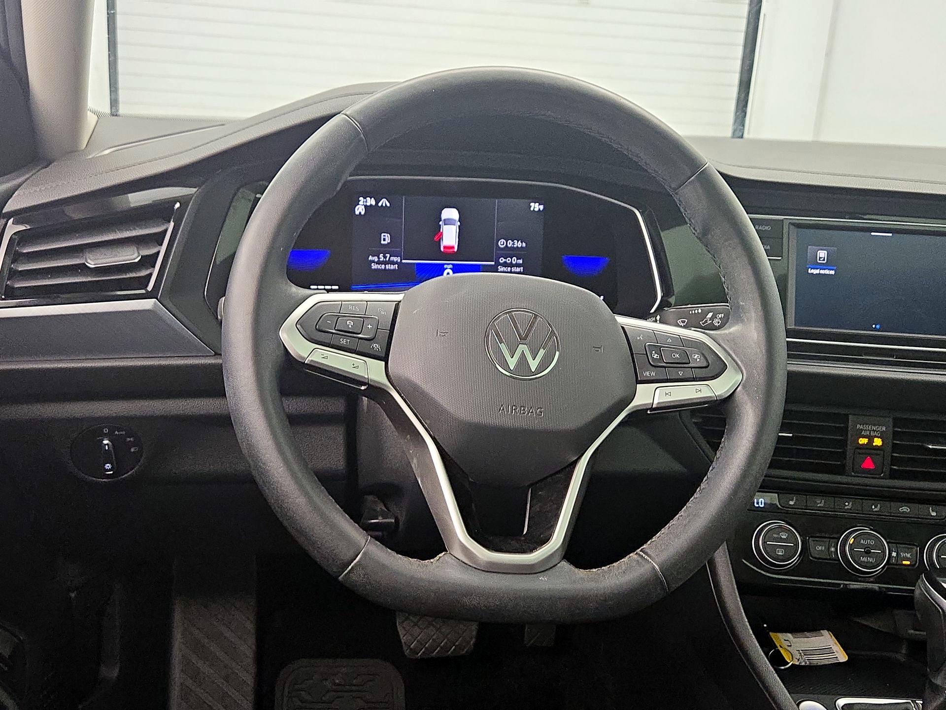 Thumbnail: 2022 Volkswagen Jetta - 10