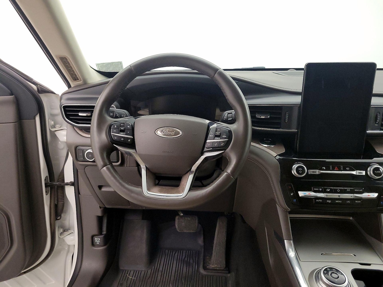 2023 Ford Explorer Platinum - Photo 11