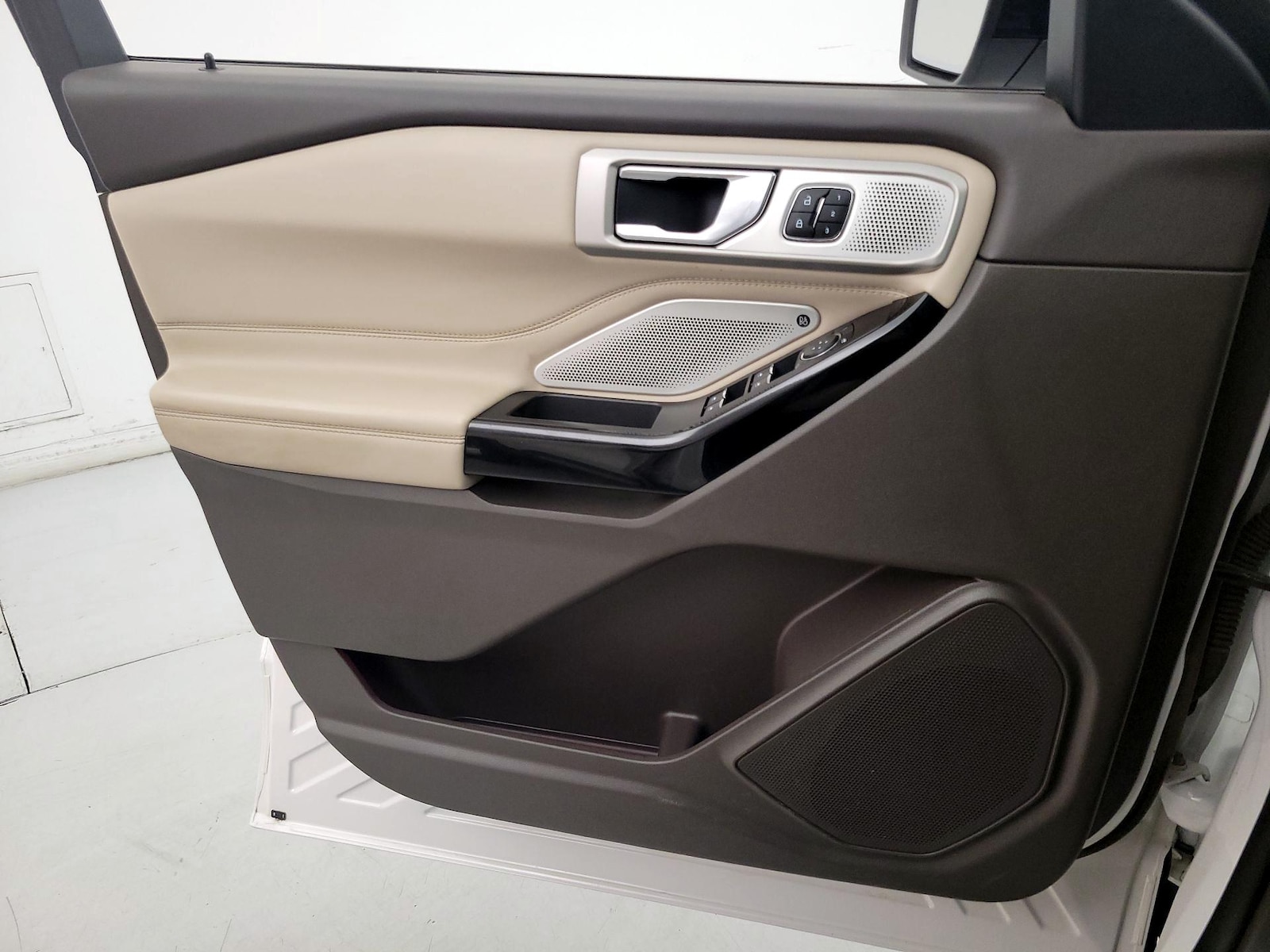 2023 Ford Explorer Platinum - Photo 13