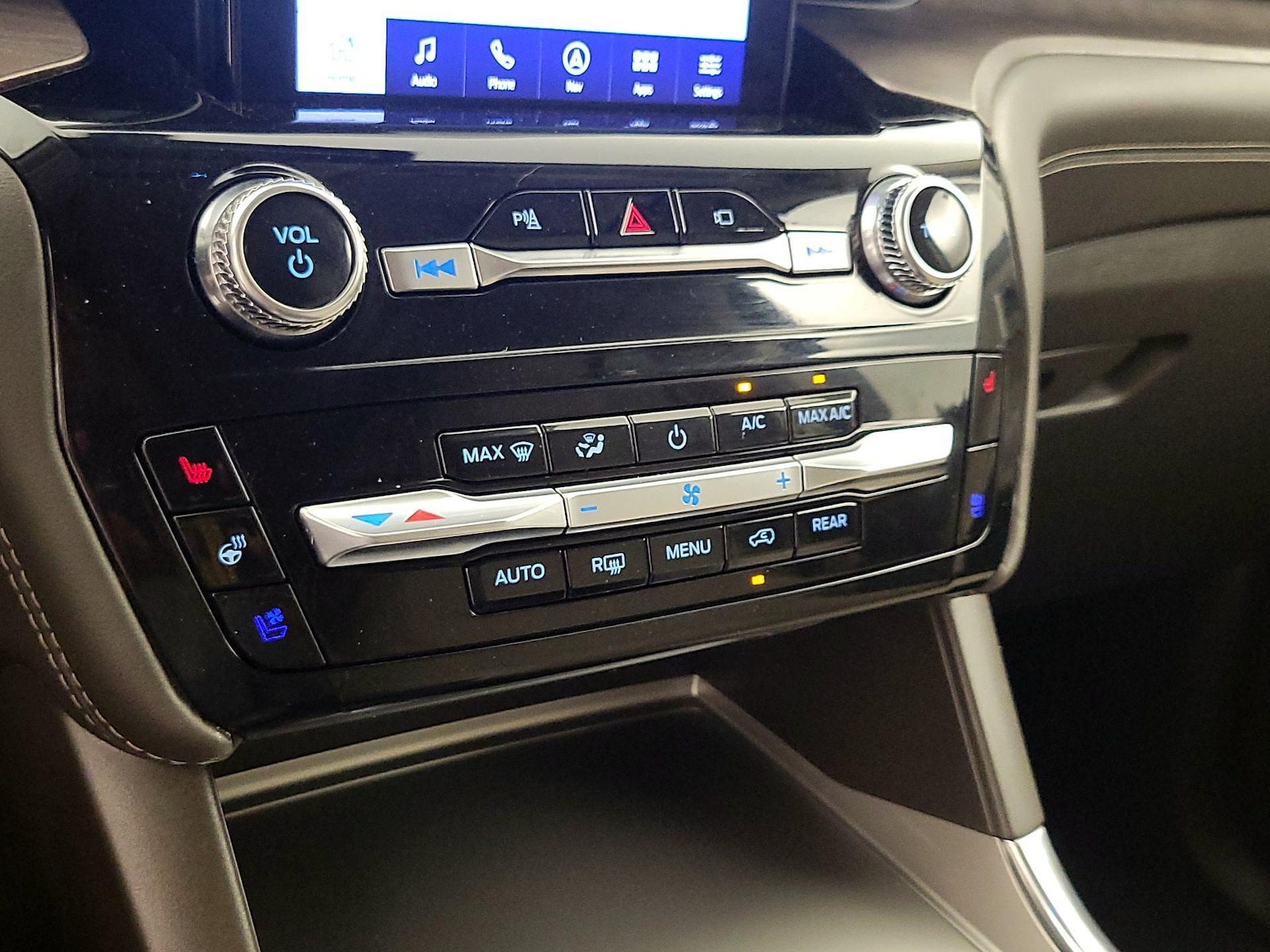 2023 Ford Explorer Platinum - Photo 18