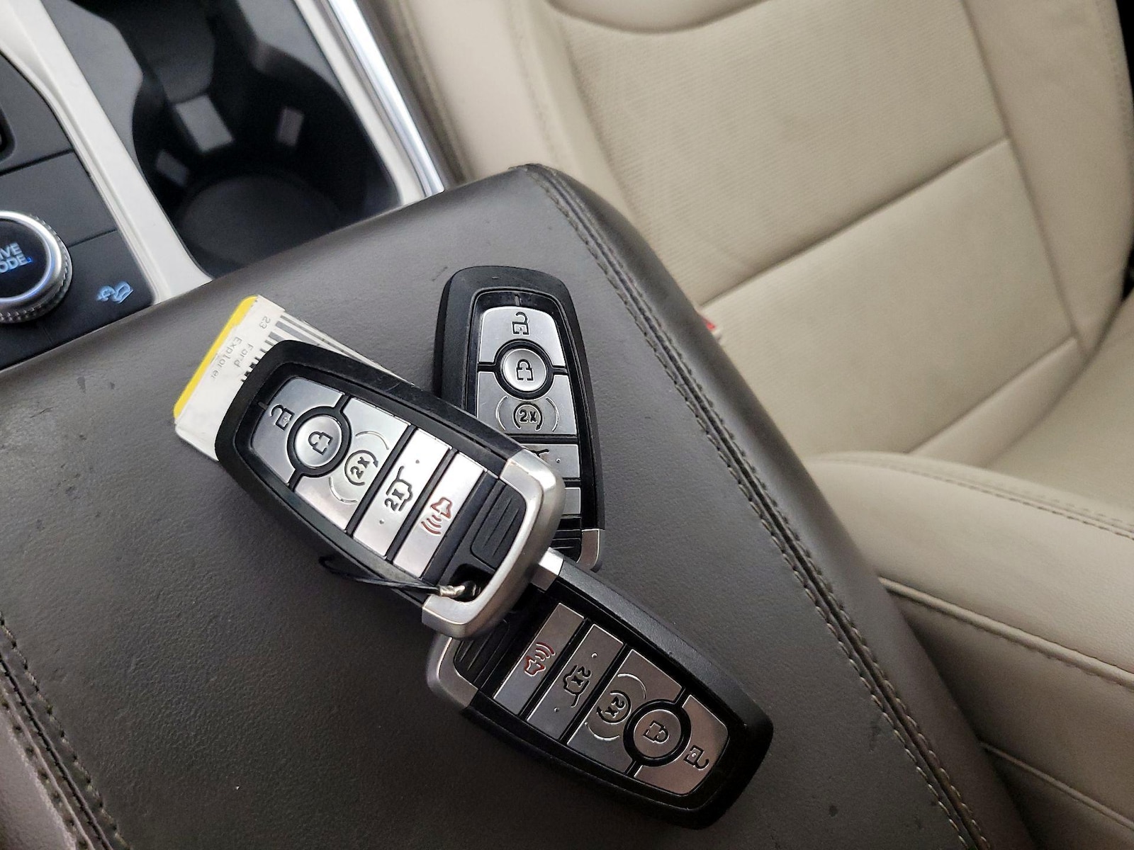 2023 Ford Explorer Platinum - Photo 24