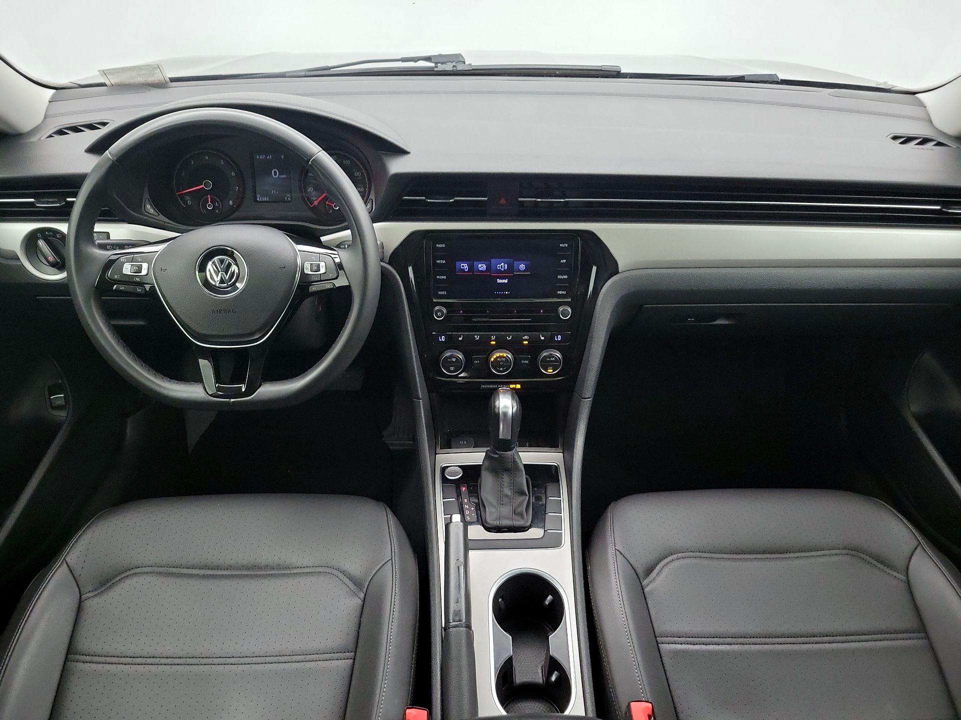 Thumbnail: 2022 Volkswagen Passat - 9
