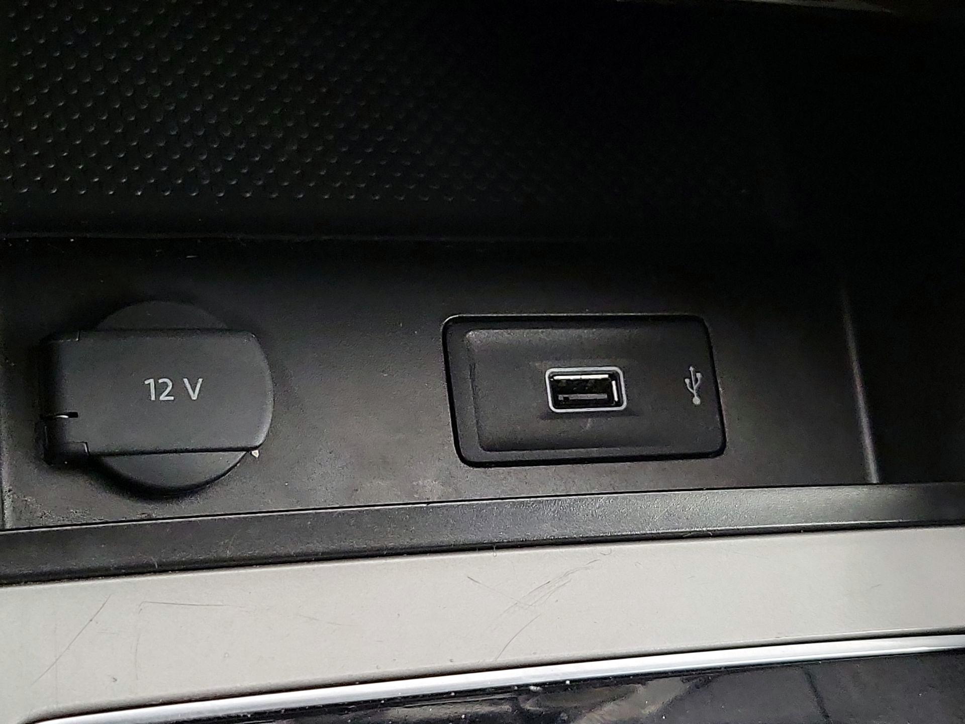 Thumbnail: 2022 Volkswagen Passat - 18