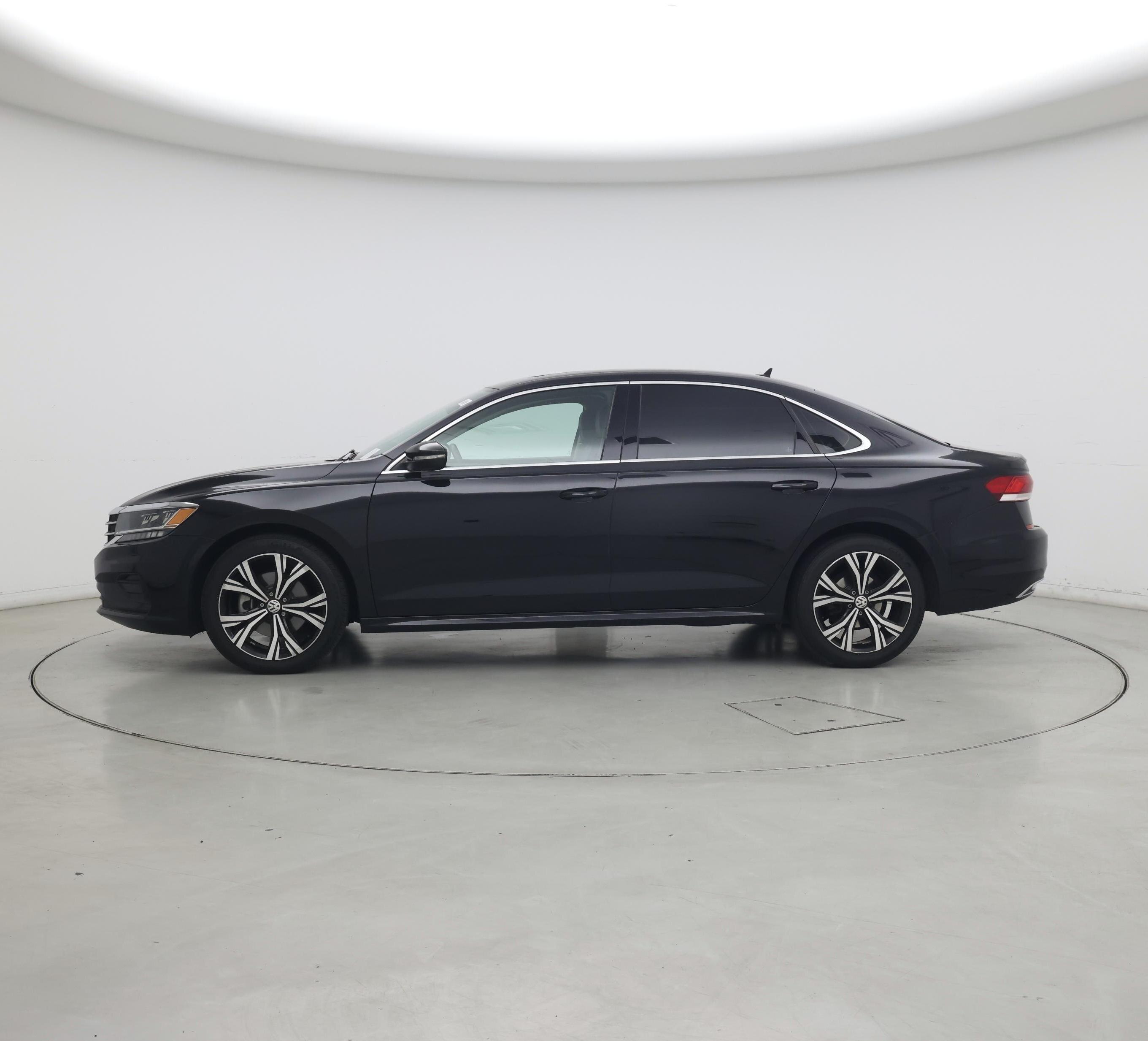 Thumbnail: 2022 Volkswagen Passat - 3