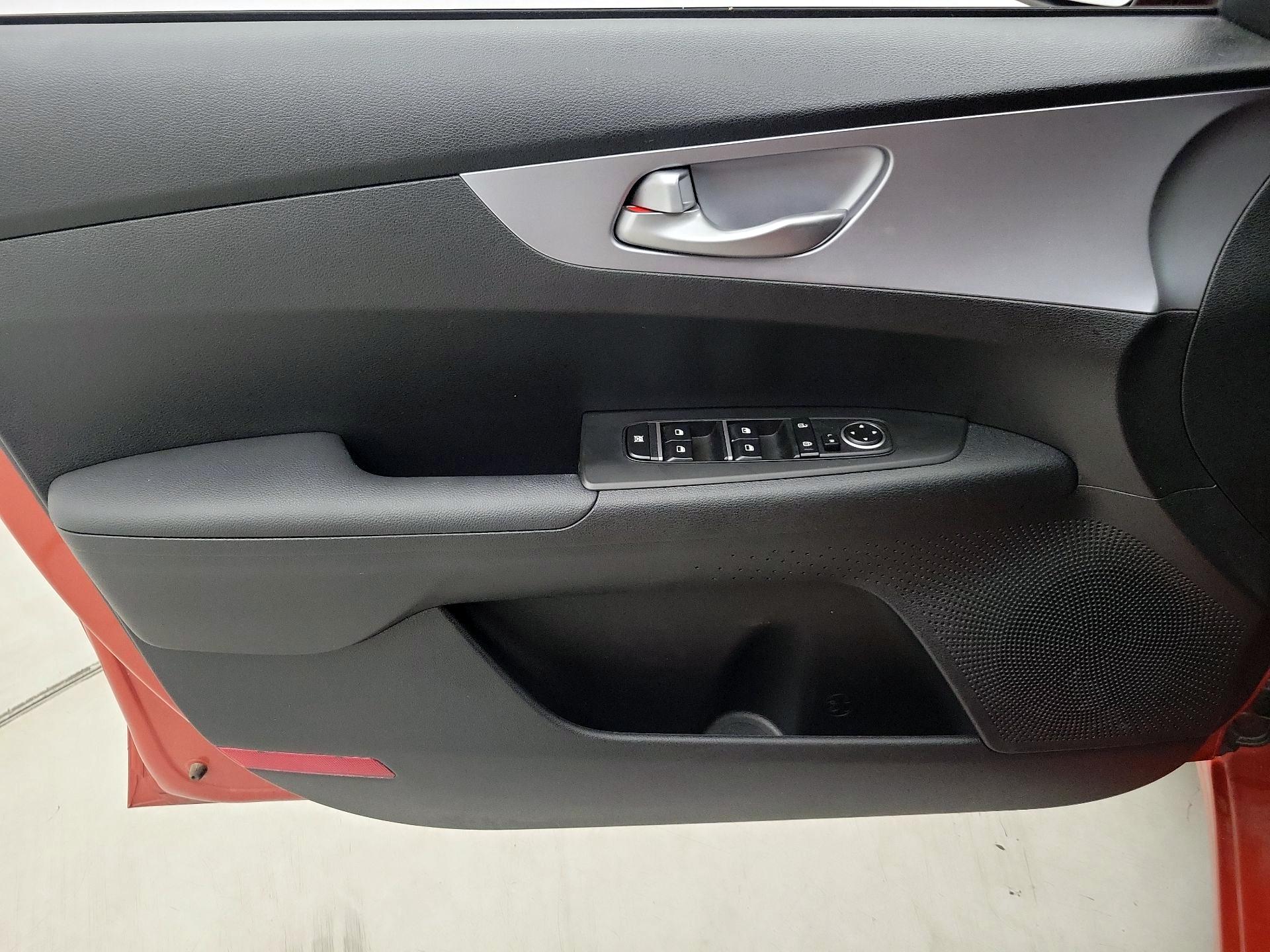 Thumbnail: 2023 Kia Forte - 12