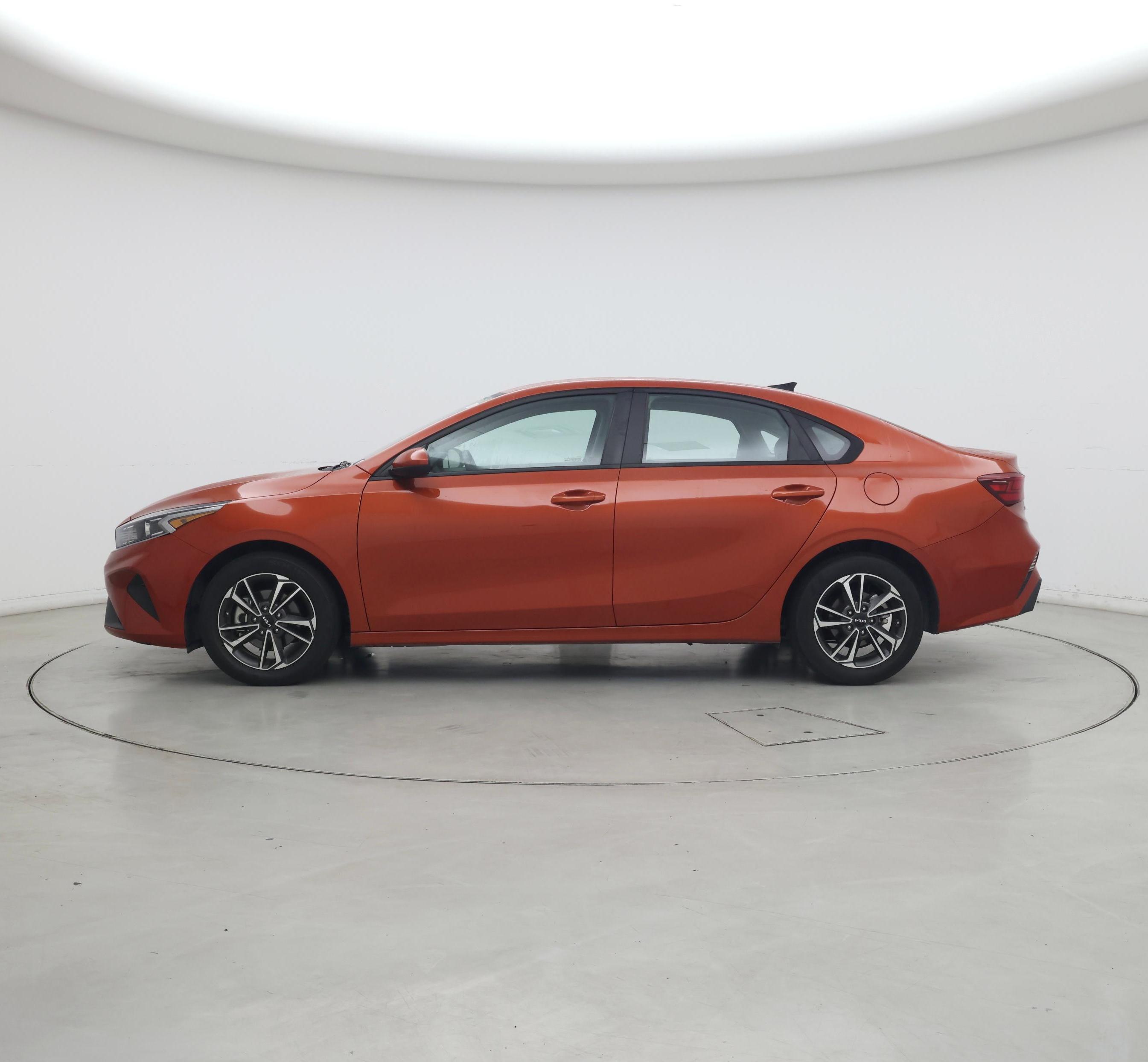 Thumbnail: 2023 Kia Forte - 3