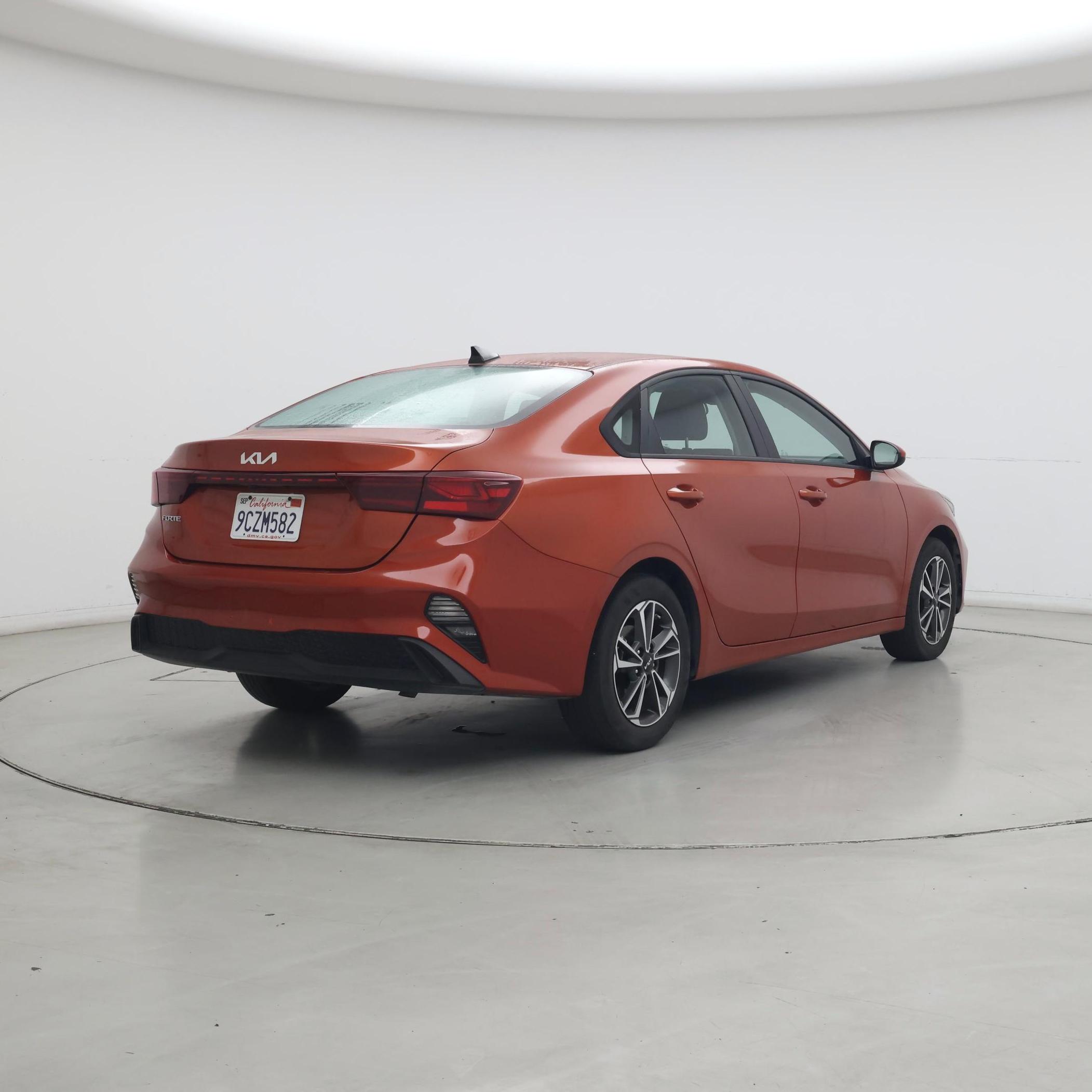 Thumbnail: 2023 Kia Forte - 8